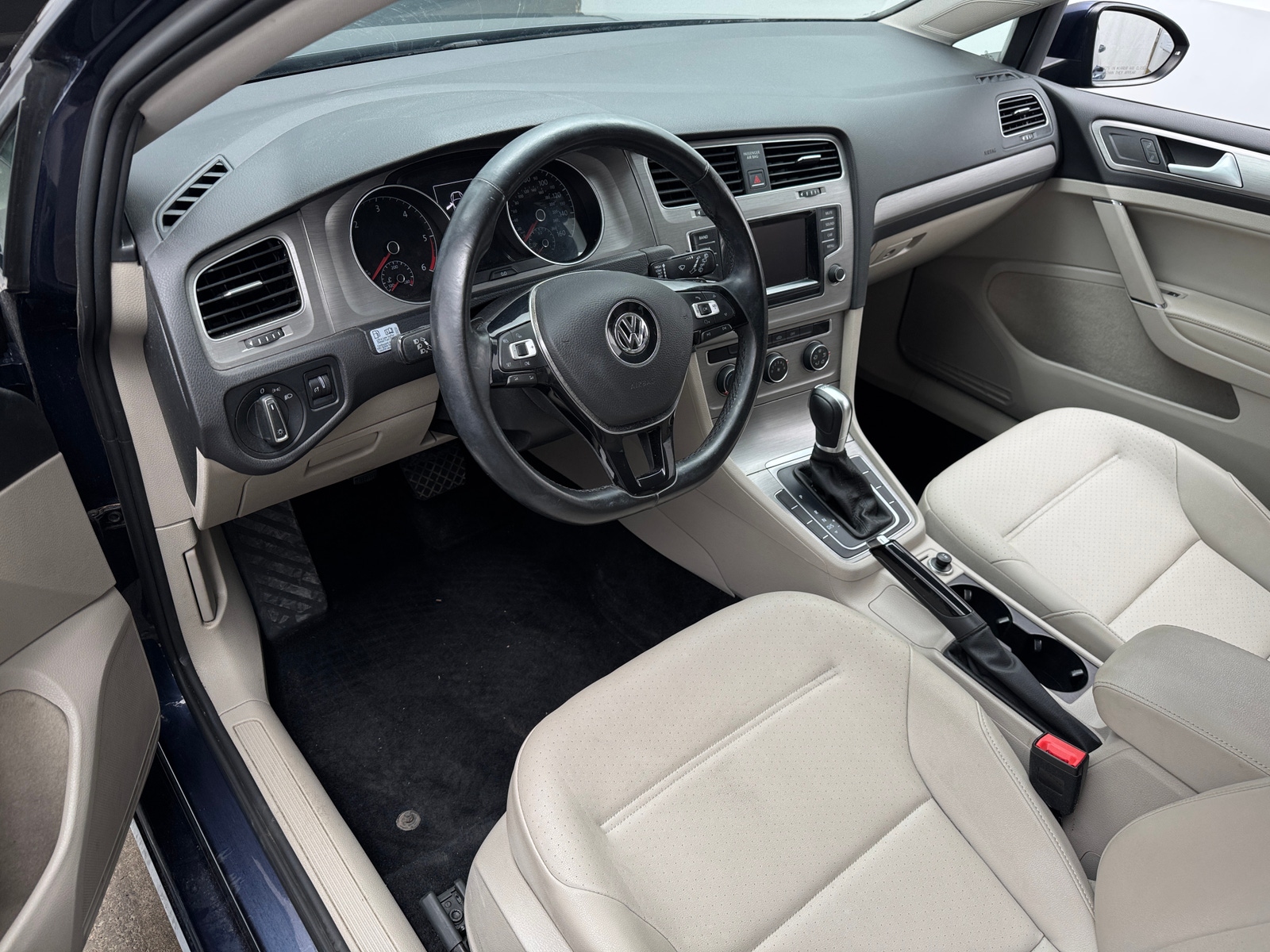 Thumbnail: 2015 Volkswagen Golf - 2