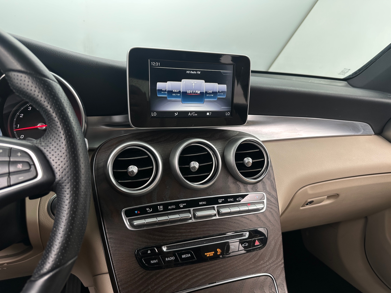 Thumbnail: 2018 Mercedes-Benz GLC - 3