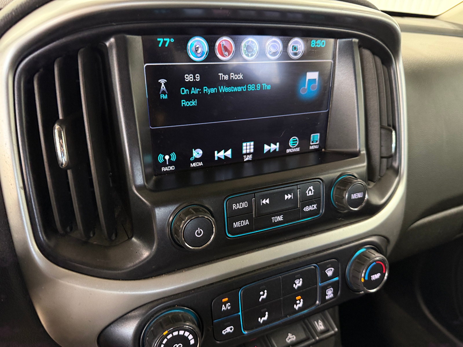 Thumbnail: 2018 Chevrolet Colorado - 4