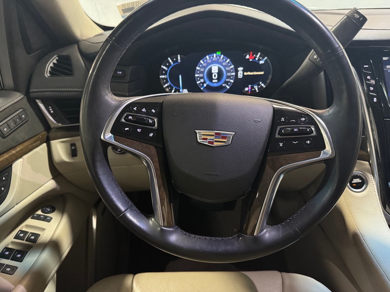 Thumbnail: 2019 Cadillac Escalade - 4