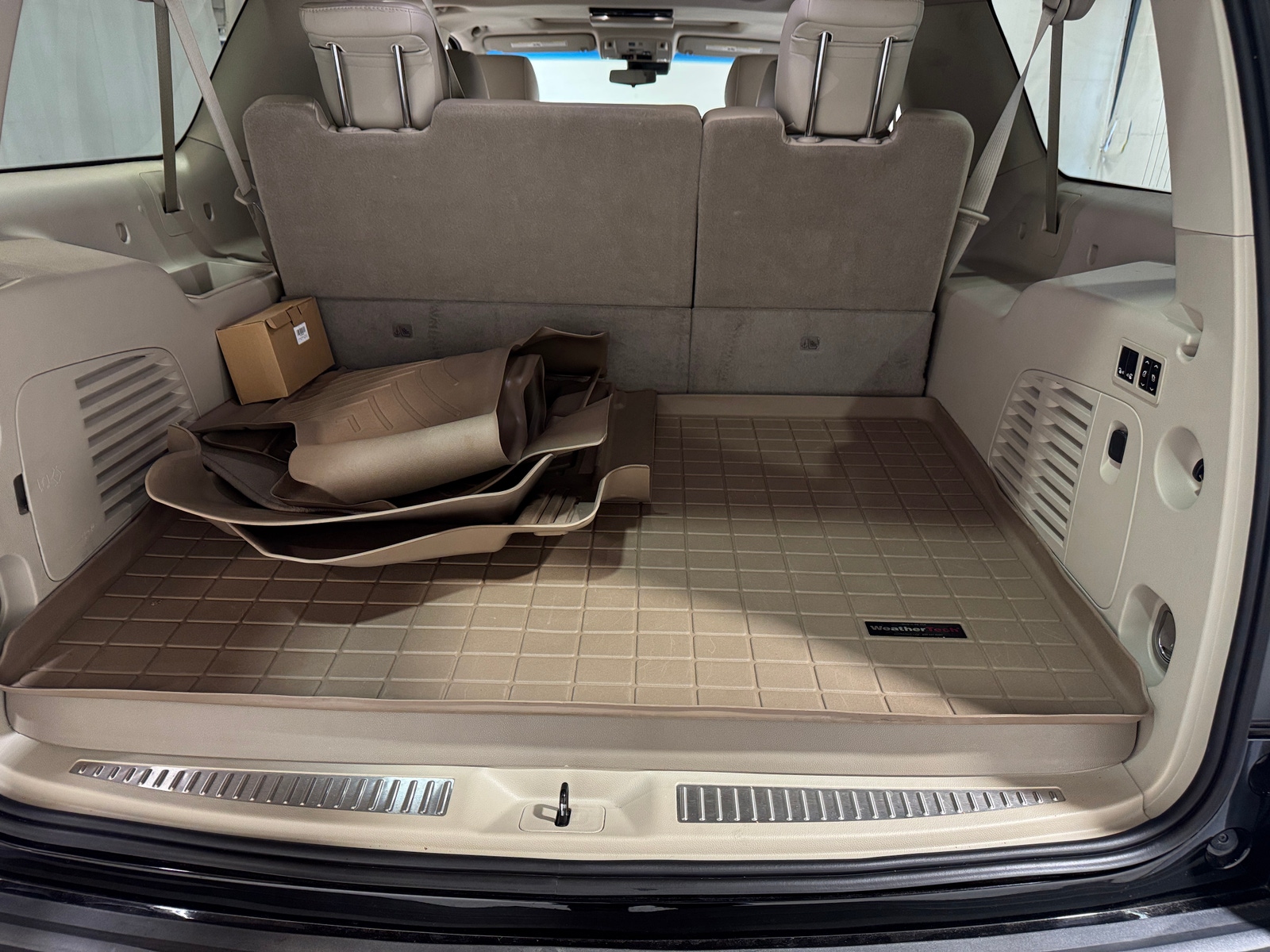 Thumbnail: 2019 Cadillac Escalade - 6