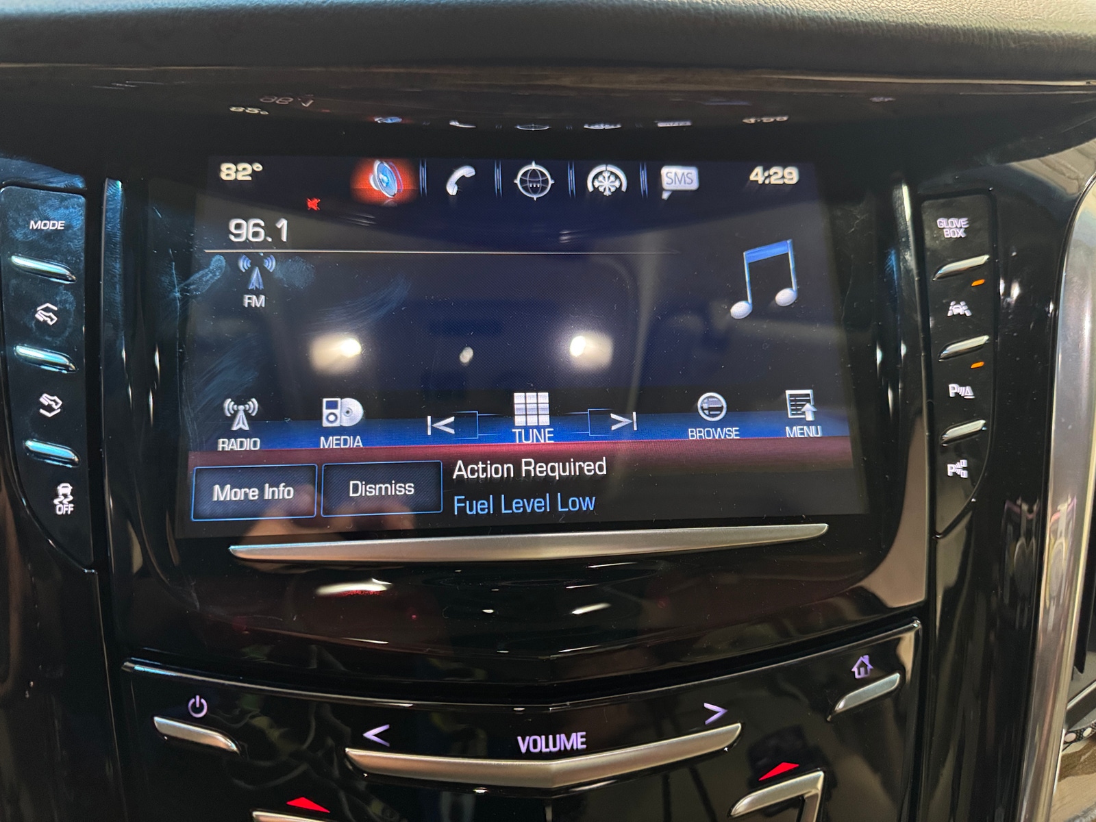 Thumbnail: 2019 Cadillac Escalade - 3