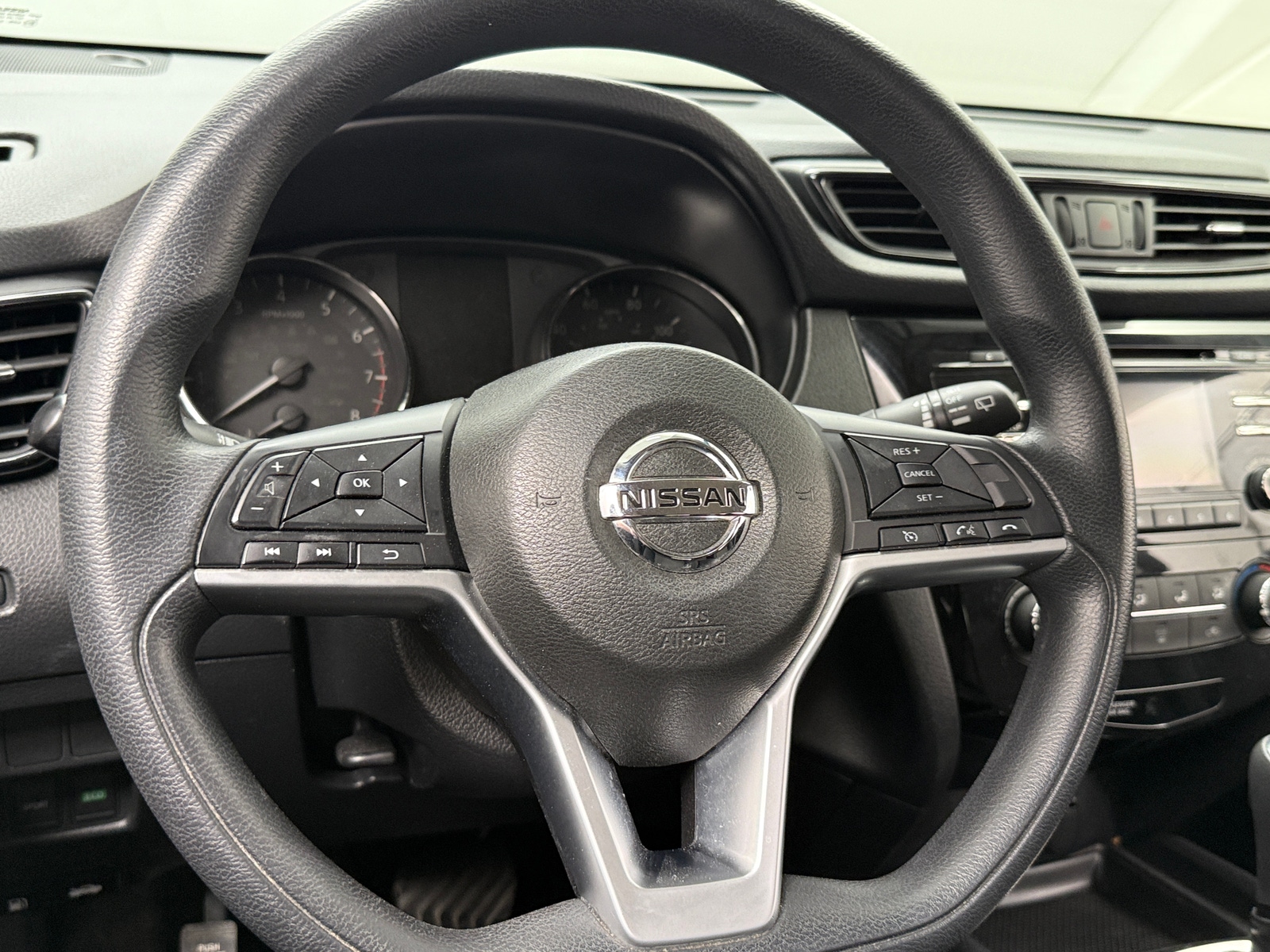 Thumbnail: 2017 Nissan Rogue - 5