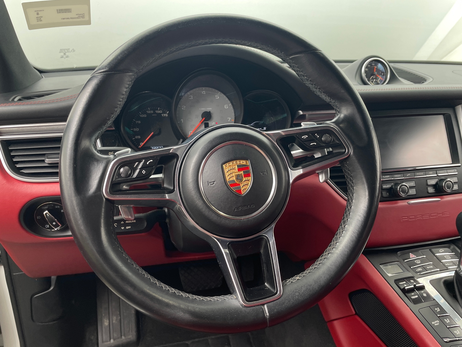 Thumbnail: 2015 Porsche Macan - 4