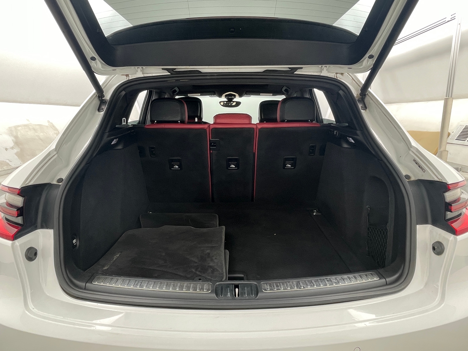 Thumbnail: 2015 Porsche Macan - 6