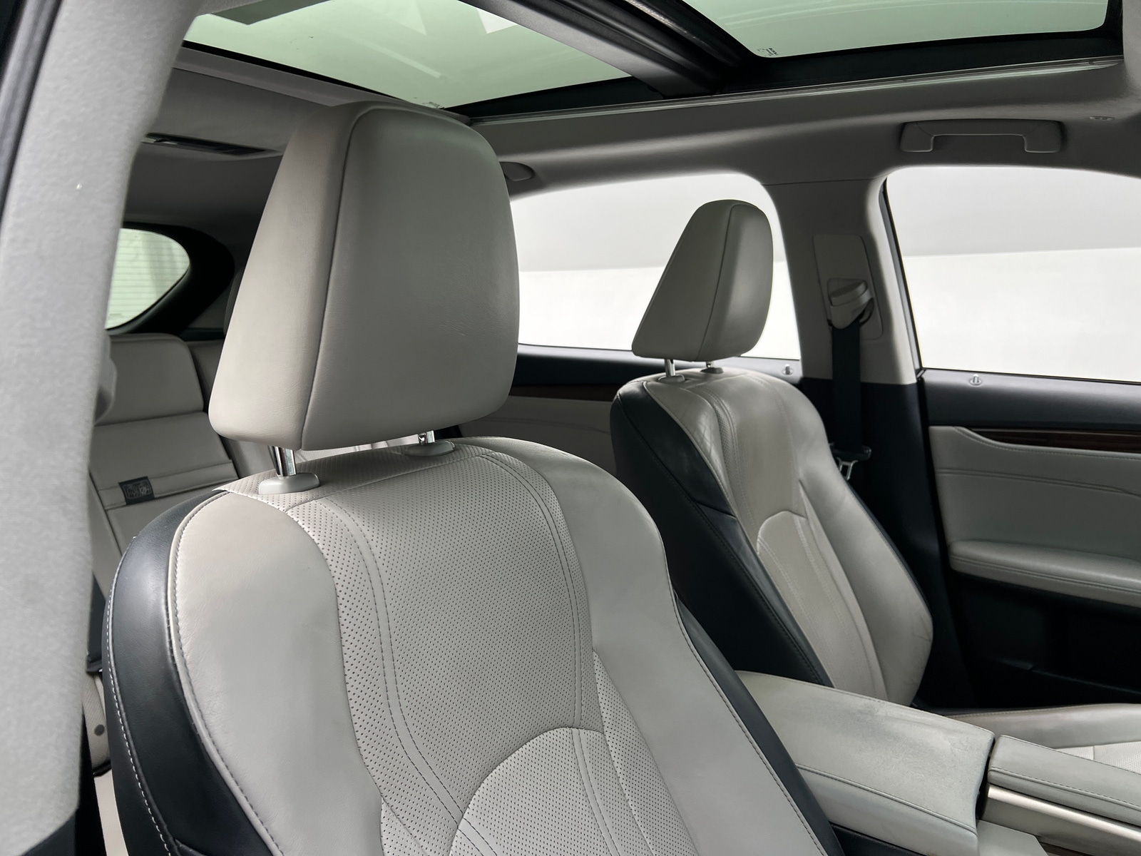 Thumbnail: 2017 Lexus RX - 2