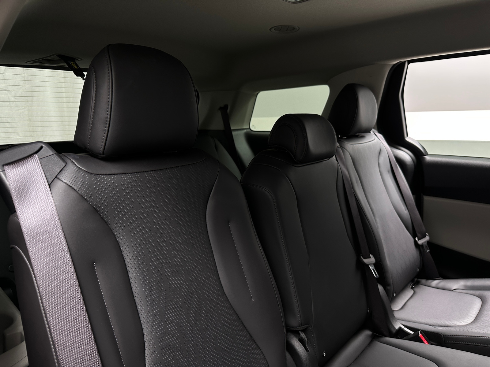 Thumbnail: 2024 Kia Carnival - 5