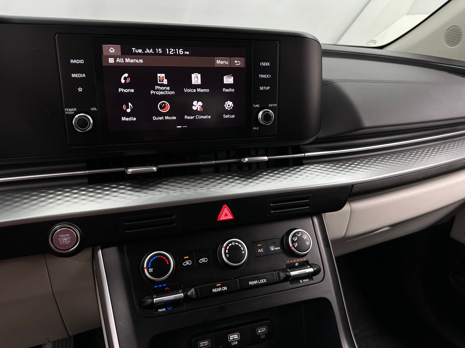 Thumbnail: 2024 Kia Carnival - 3