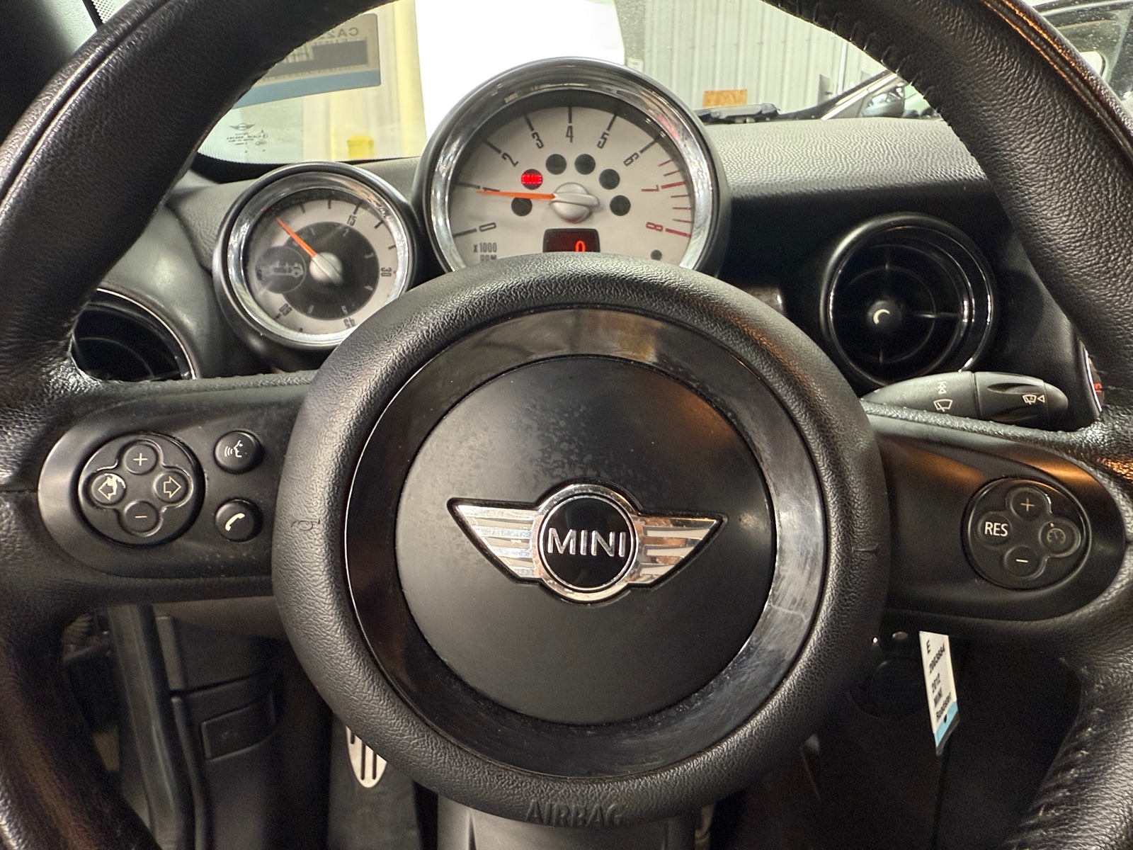 Thumbnail: 2012 MINI Cooper Roadster - 4