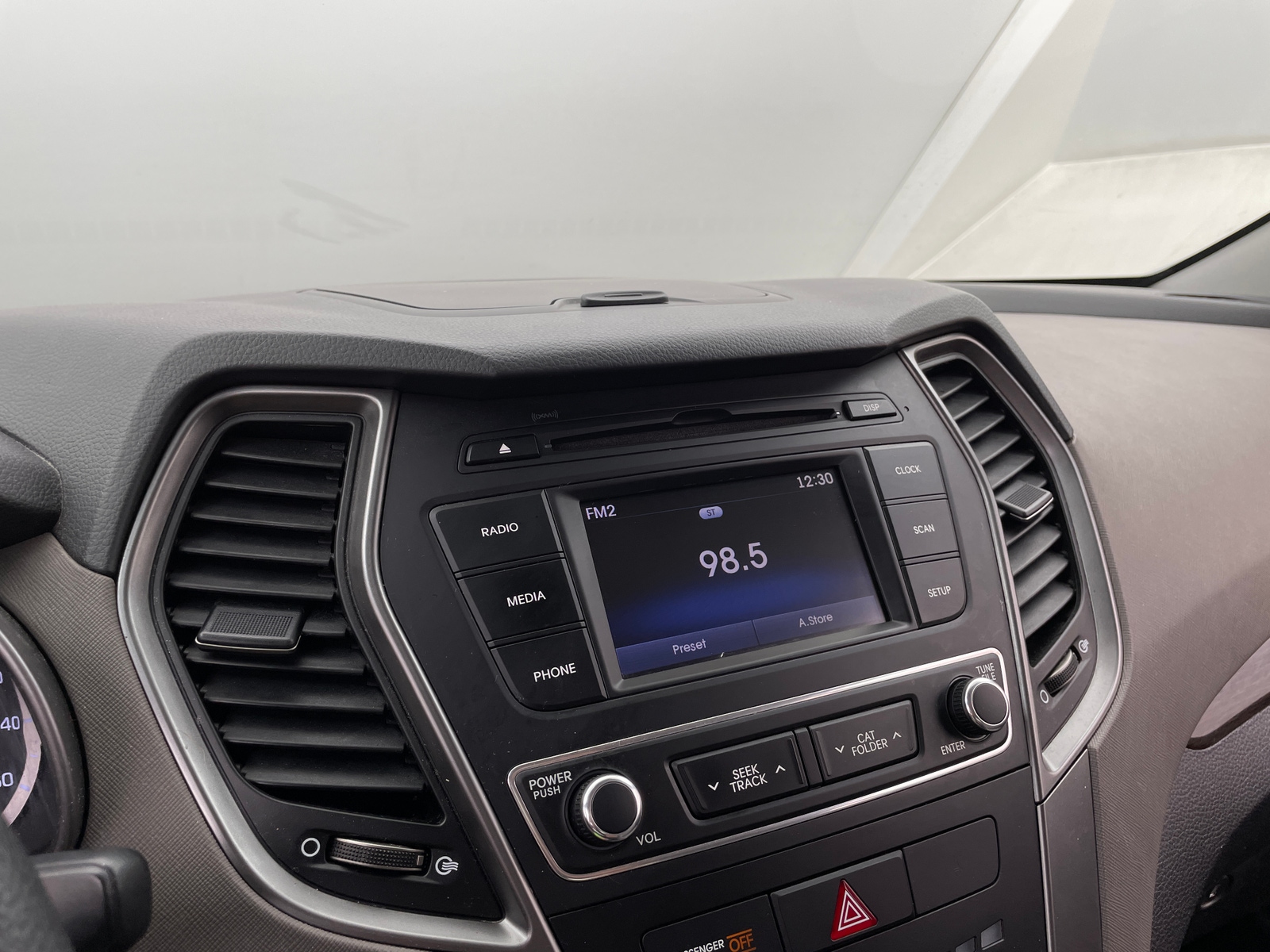 Thumbnail: 2017 Hyundai Santa Fe - 4