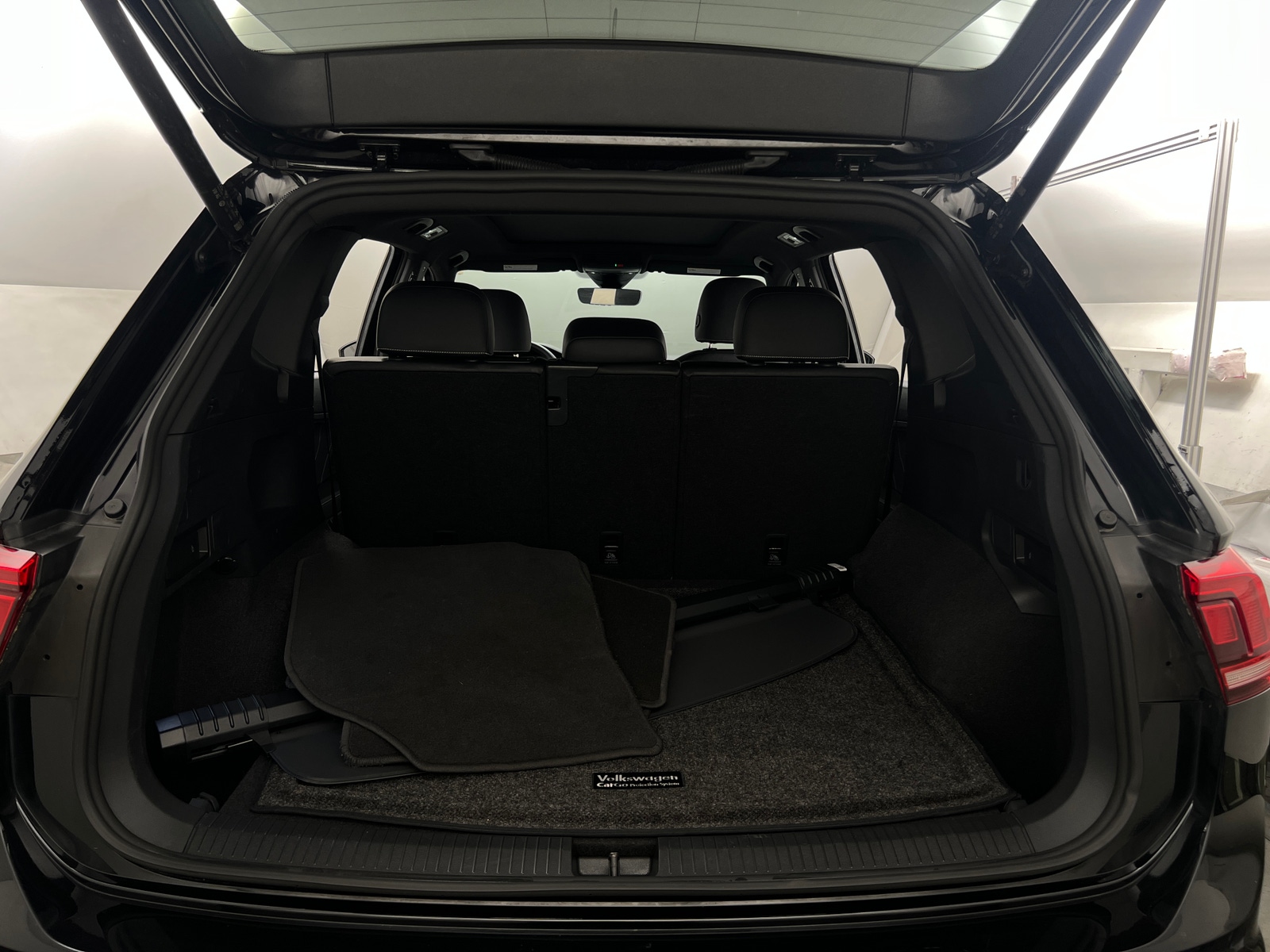 Thumbnail: 2022 Volkswagen Tiguan - 6