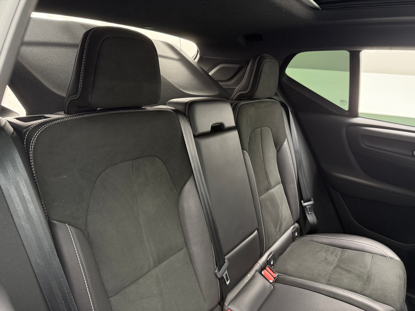 Thumbnail: 2021 Volvo XC40 - 5