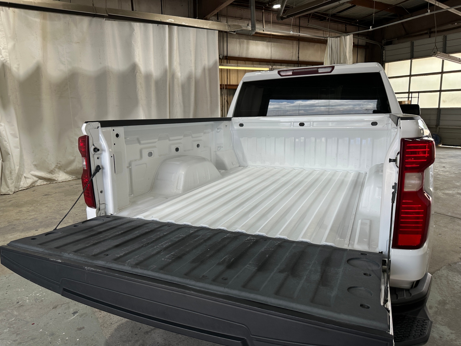 Thumbnail: 2022 Chevrolet Silverado 1500 - 6