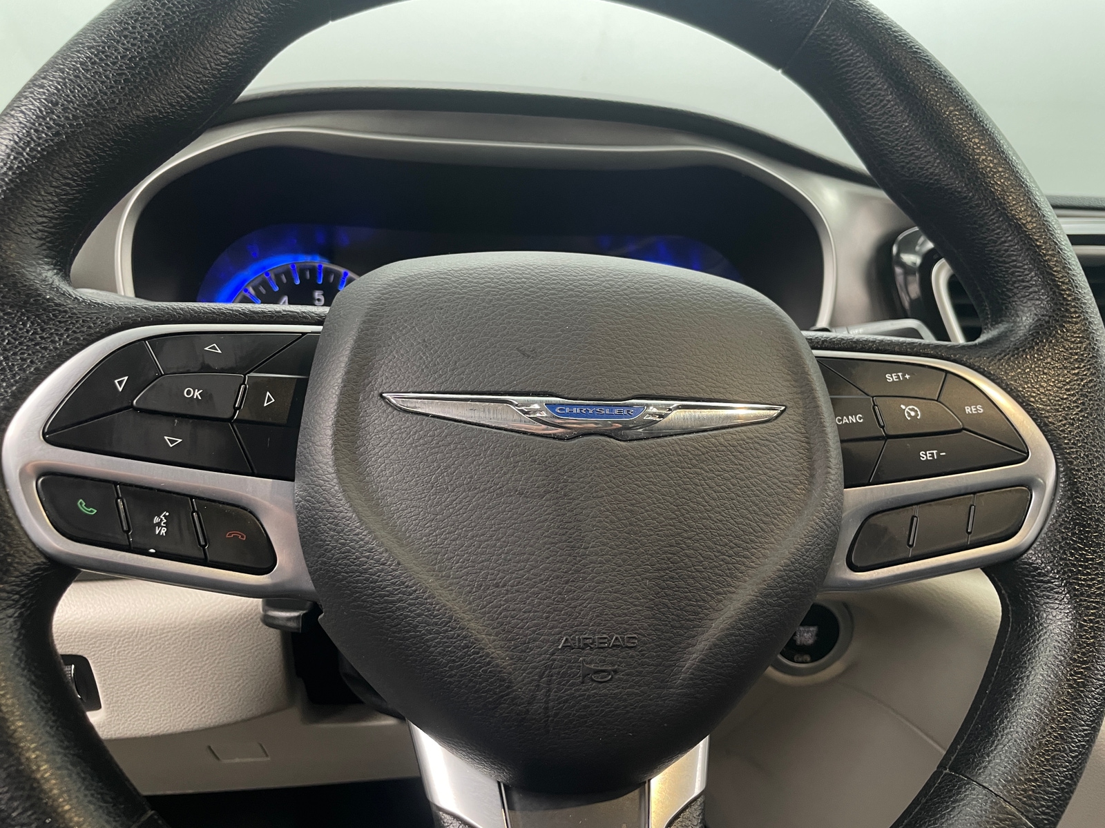 Thumbnail: 2020 Chrysler Pacifica - 5