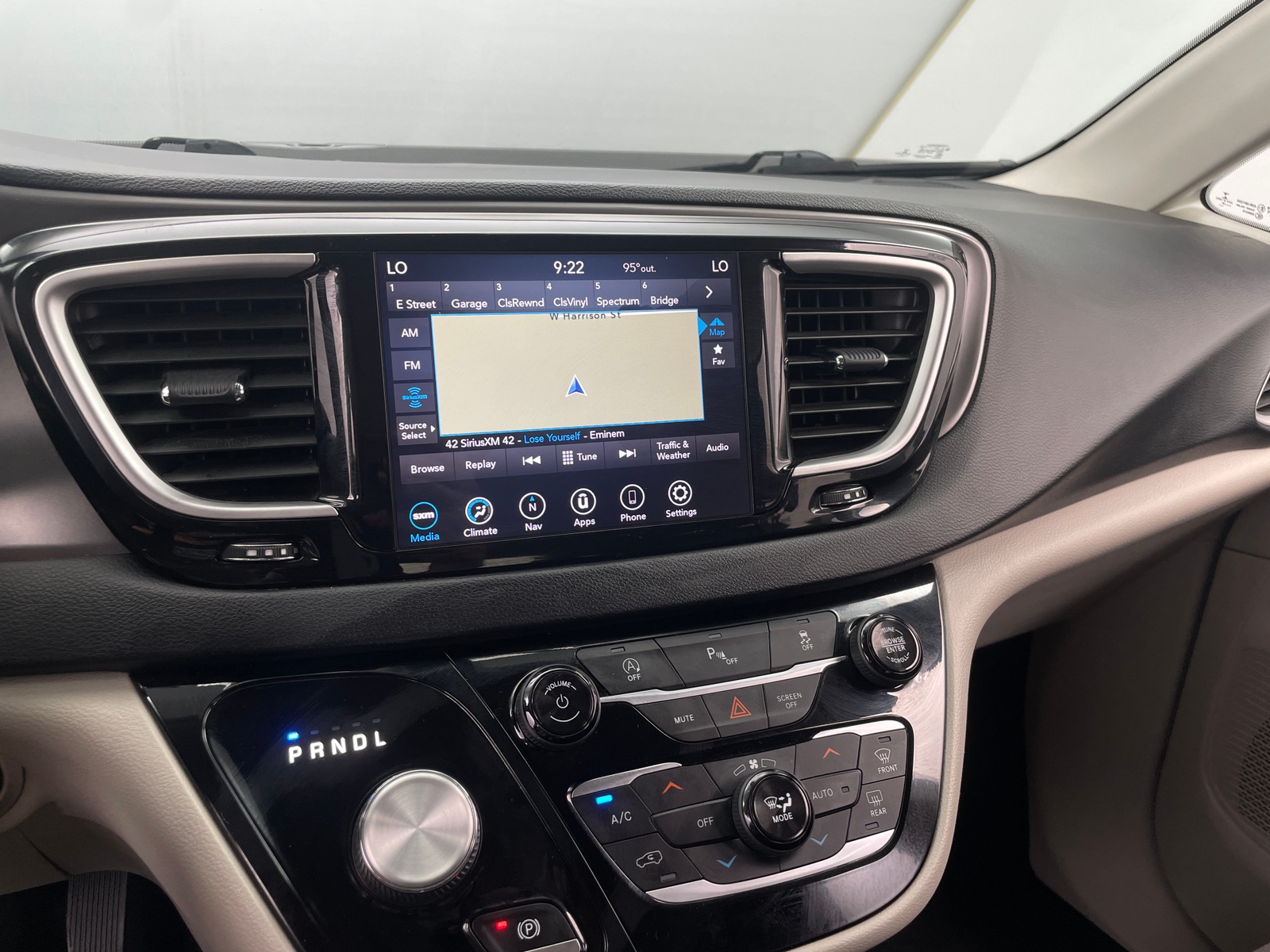 Thumbnail: 2020 Chrysler Pacifica - 4