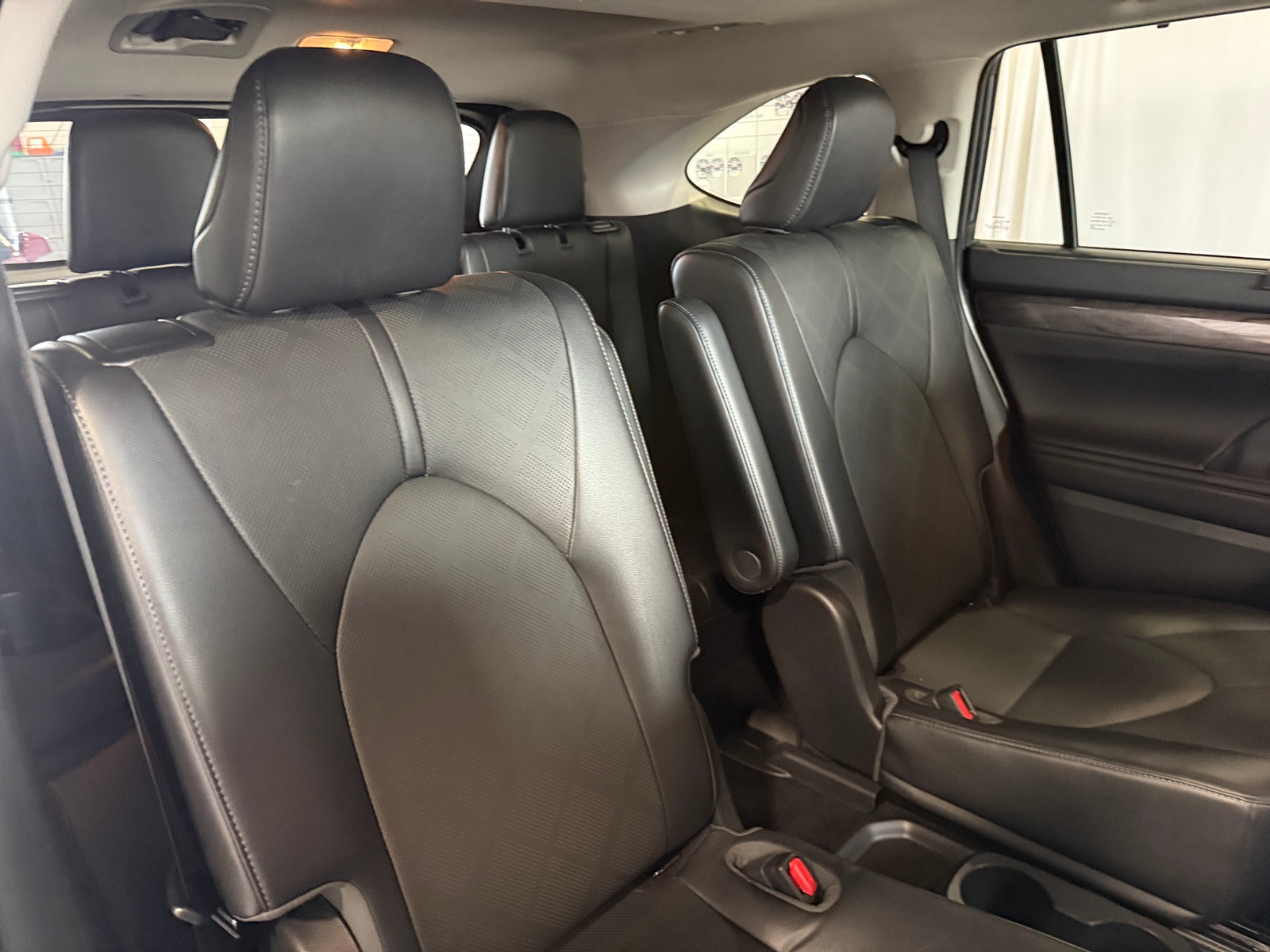 Thumbnail: 2022 Toyota Highlander - 5