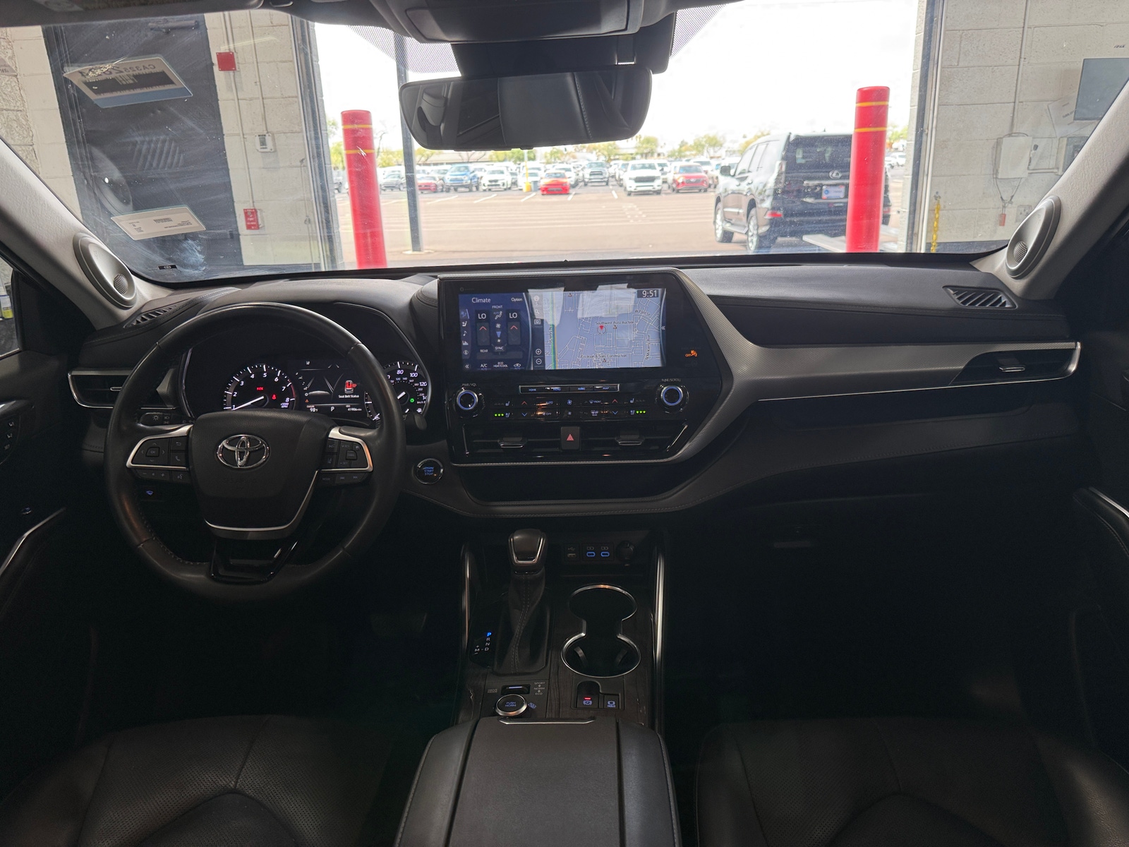 Thumbnail: 2022 Toyota Highlander - 2