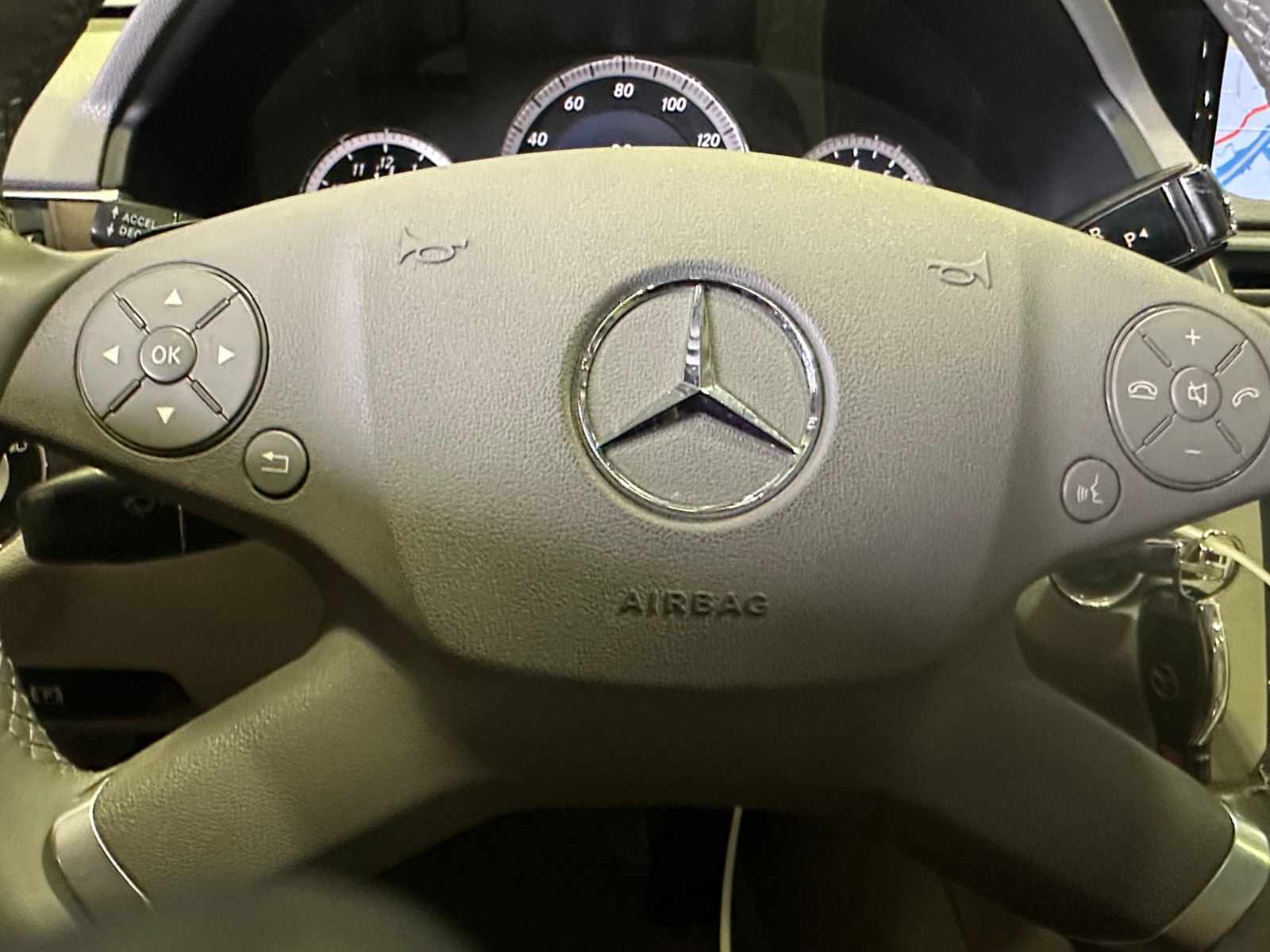 Thumbnail: 2010 Mercedes-Benz E-Class - 4