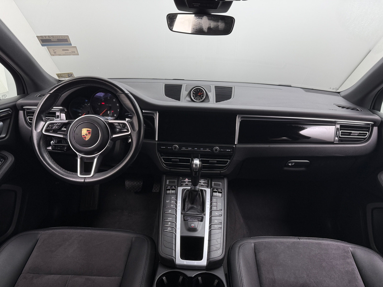 Thumbnail: 2020 Porsche Macan - 2