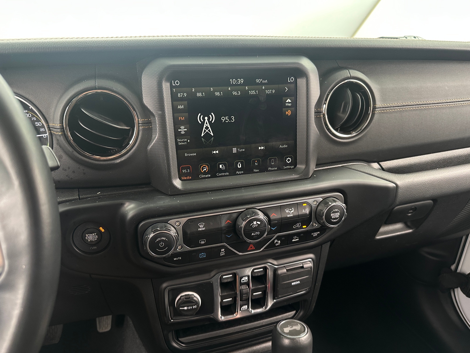 Thumbnail: 2022 Jeep Wrangler - 3