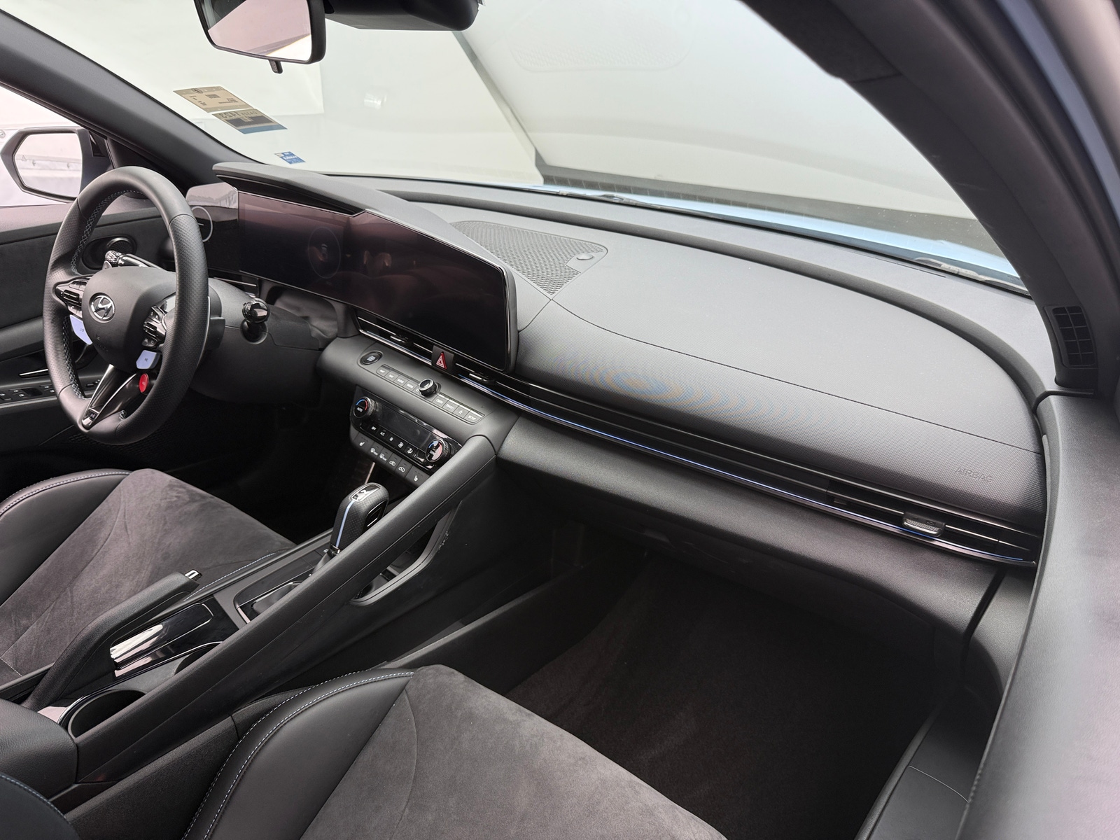 Thumbnail: 2023 Hyundai Elantra - 3