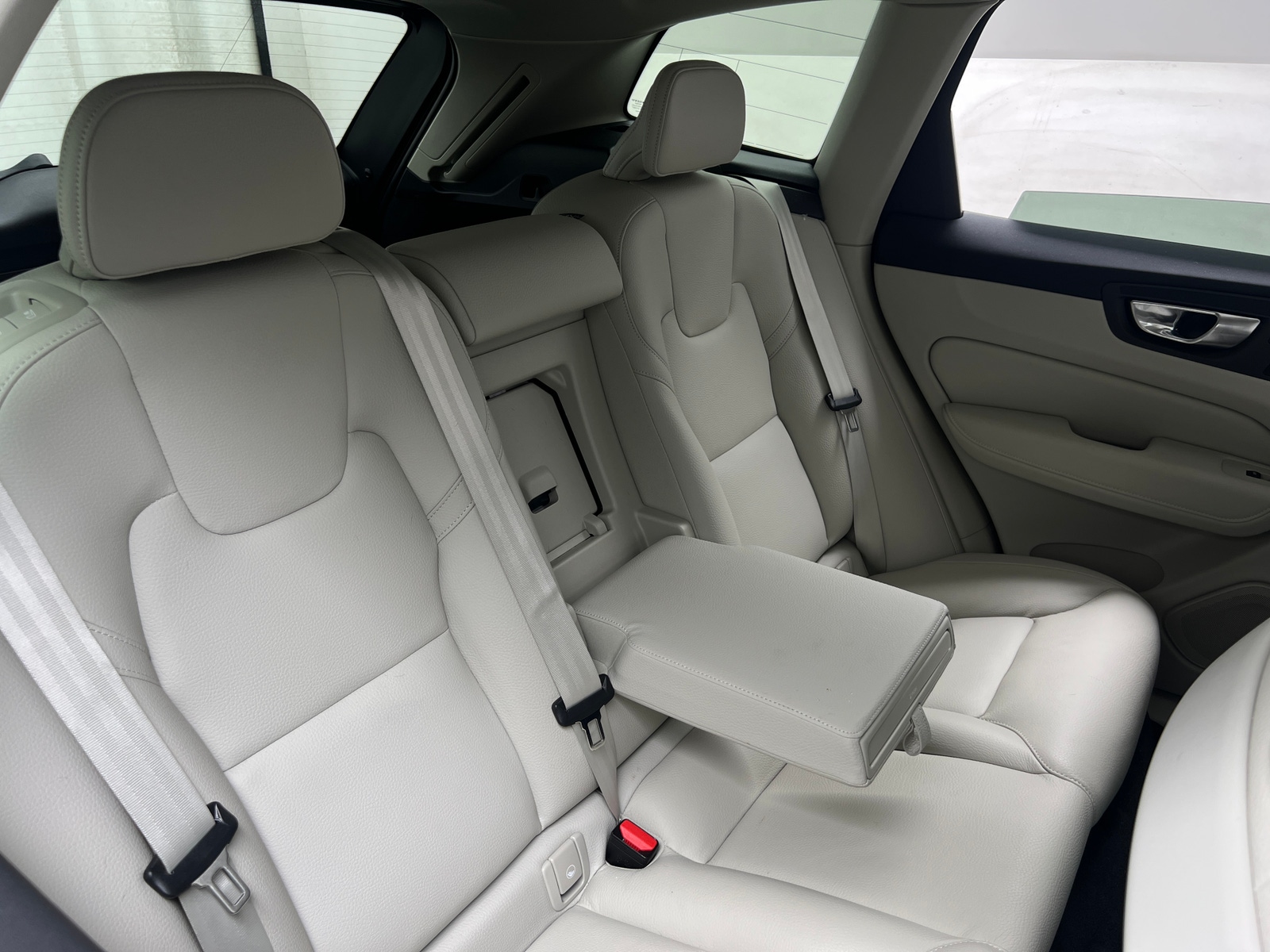 Thumbnail: 2024 Volvo XC60 - 6