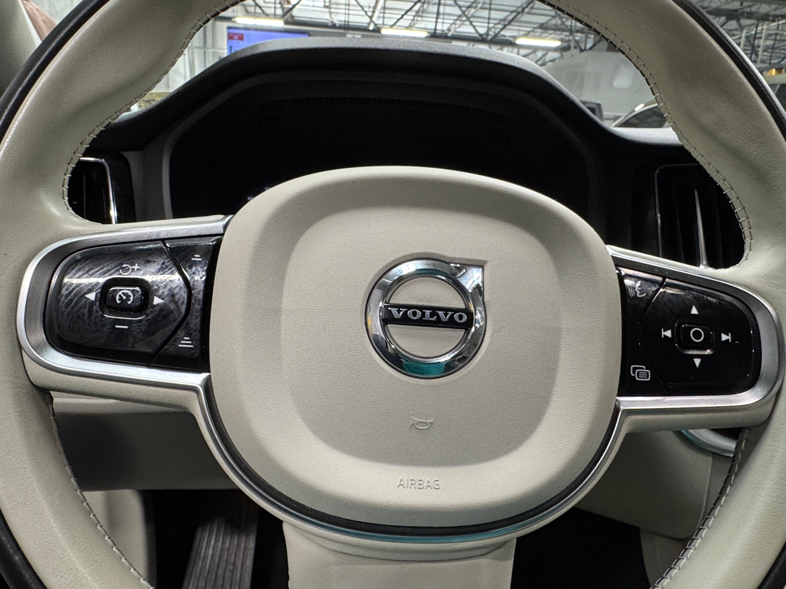 Thumbnail: 2024 Volvo XC60 - 5