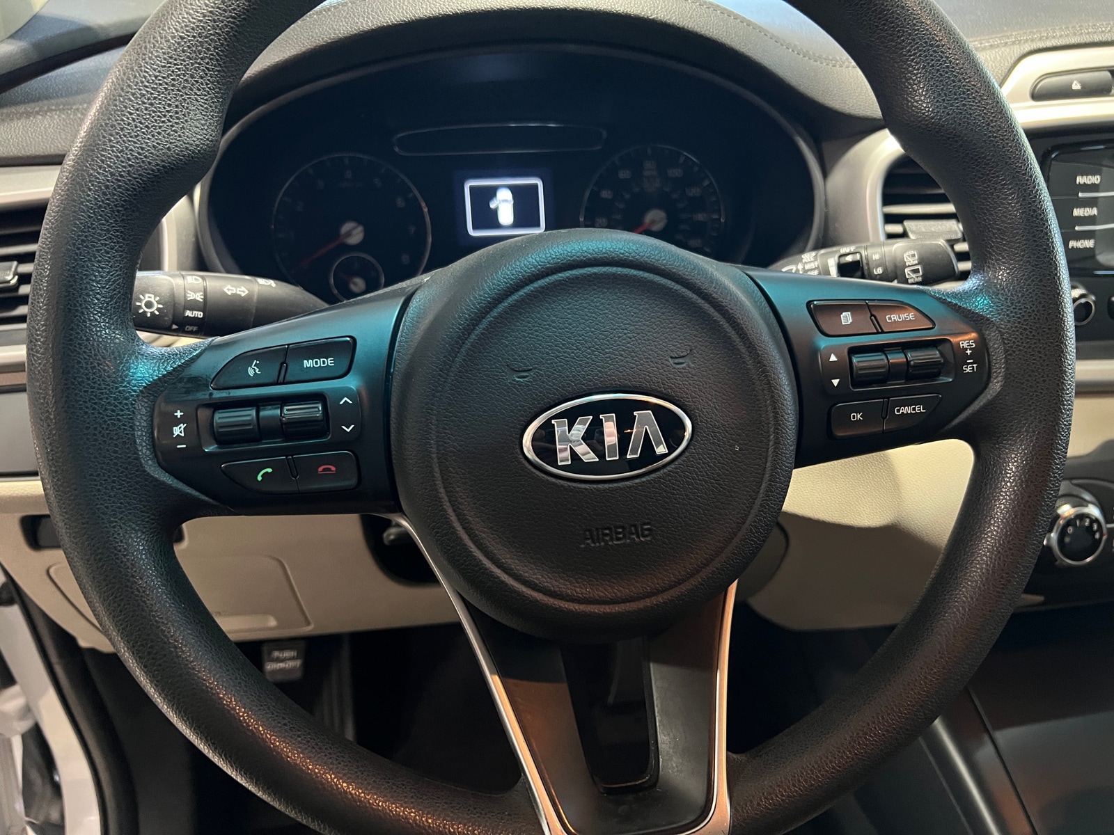Thumbnail: 2017 Kia Sorento - 5