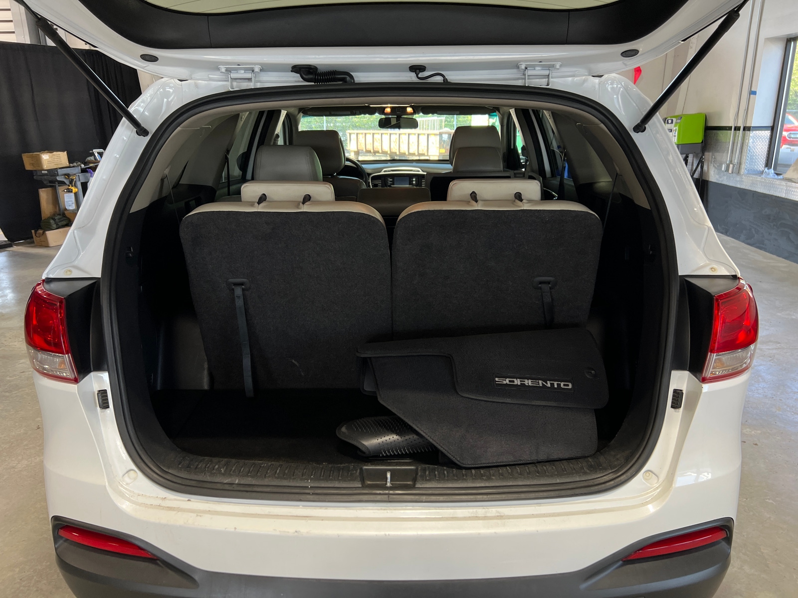 Thumbnail: 2017 Kia Sorento - 7