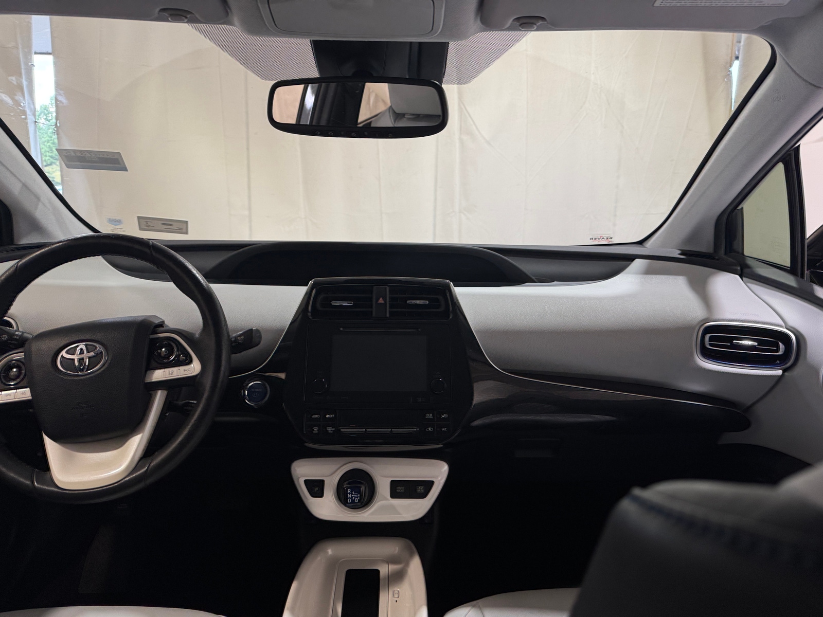 Thumbnail: 2017 Toyota Prius - 3