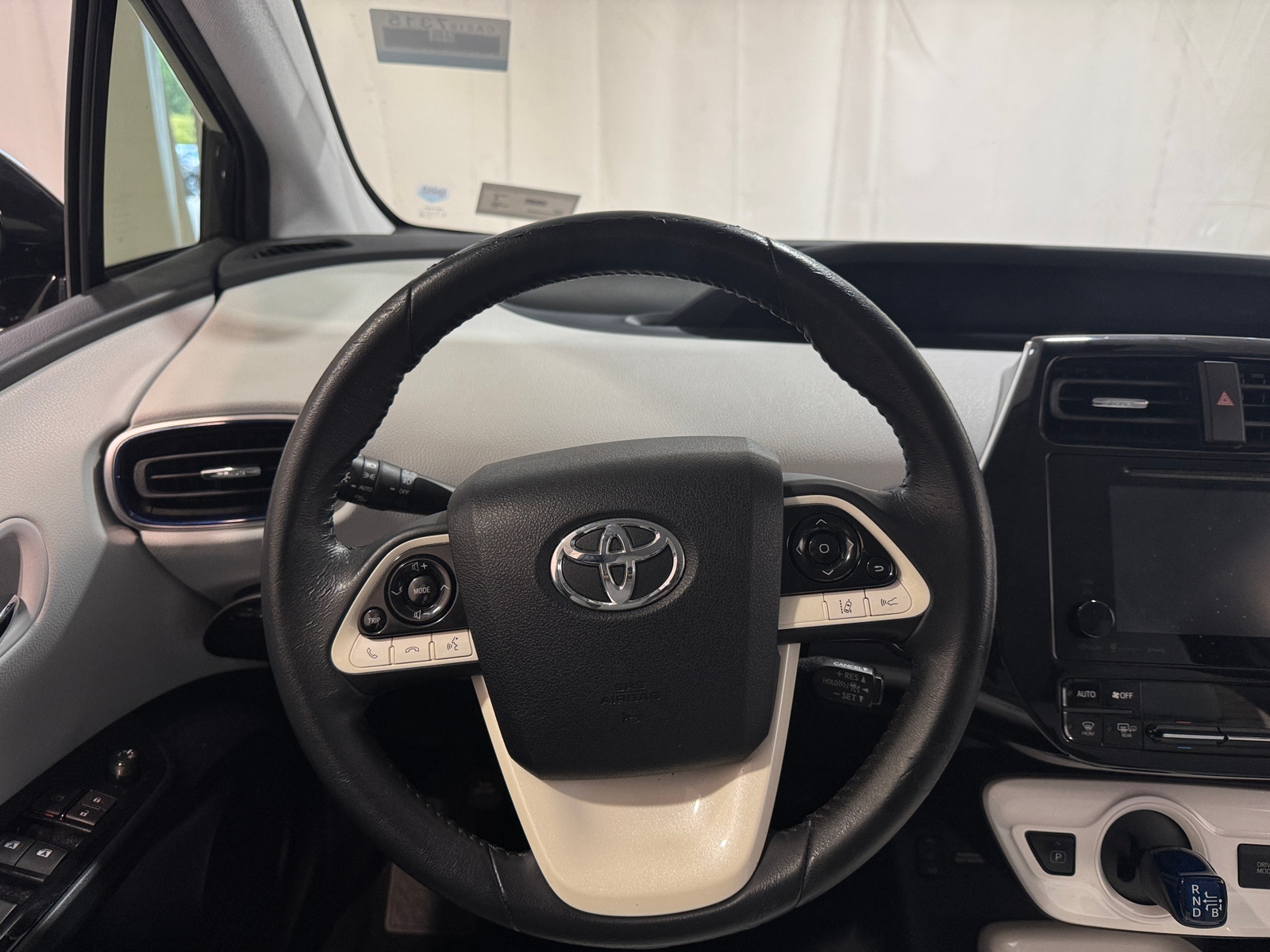 Thumbnail: 2017 Toyota Prius - 5