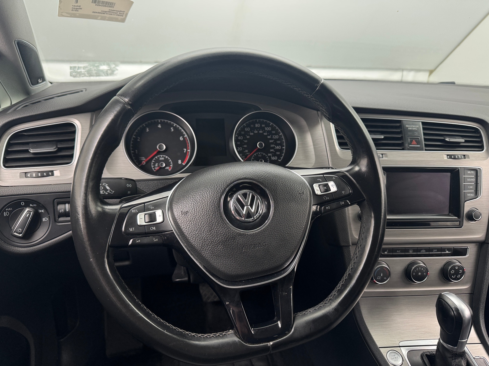 Thumbnail: 2015 Volkswagen e-Golf - 4
