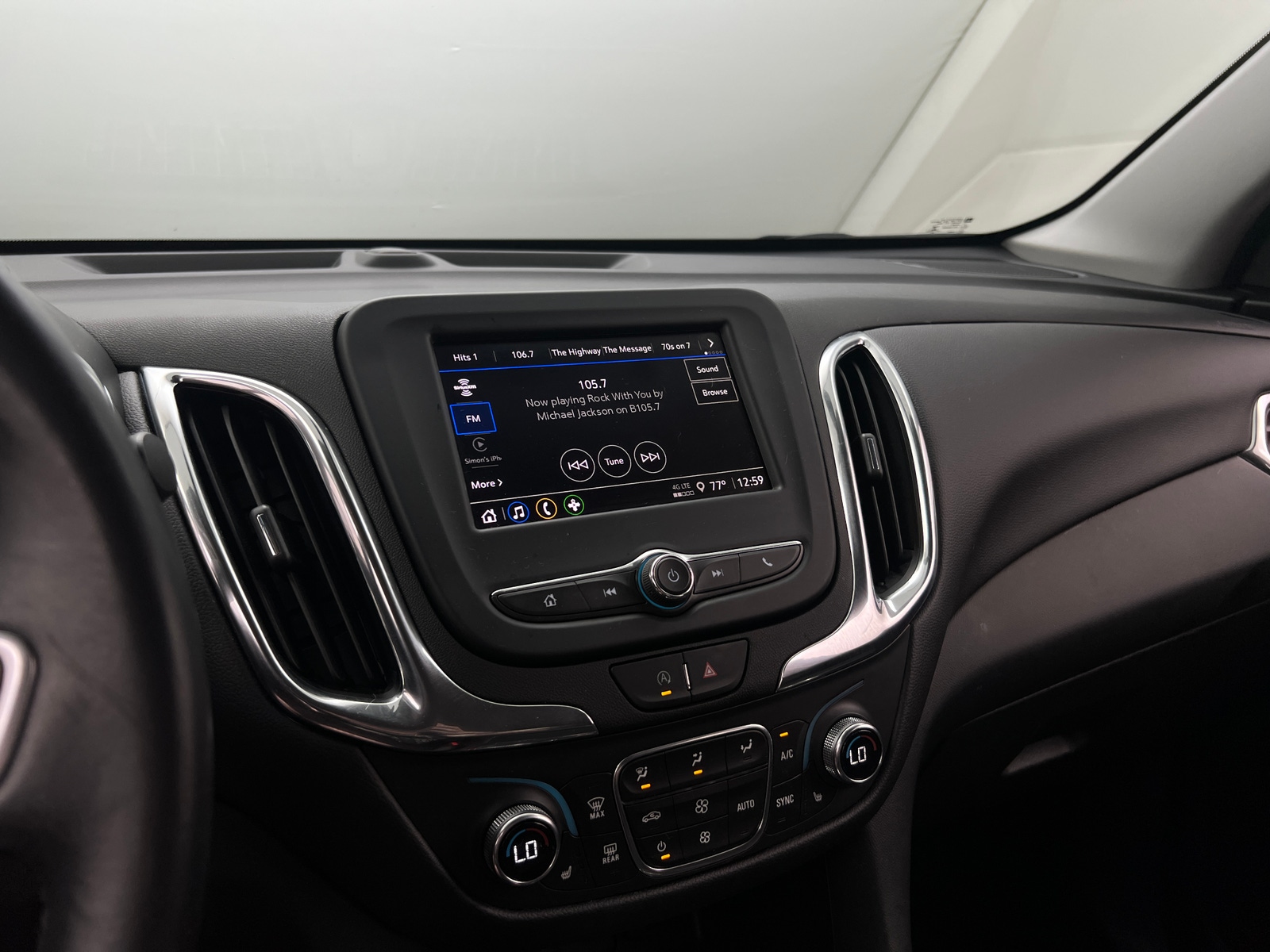 Thumbnail: 2022 Chevrolet Equinox - 4