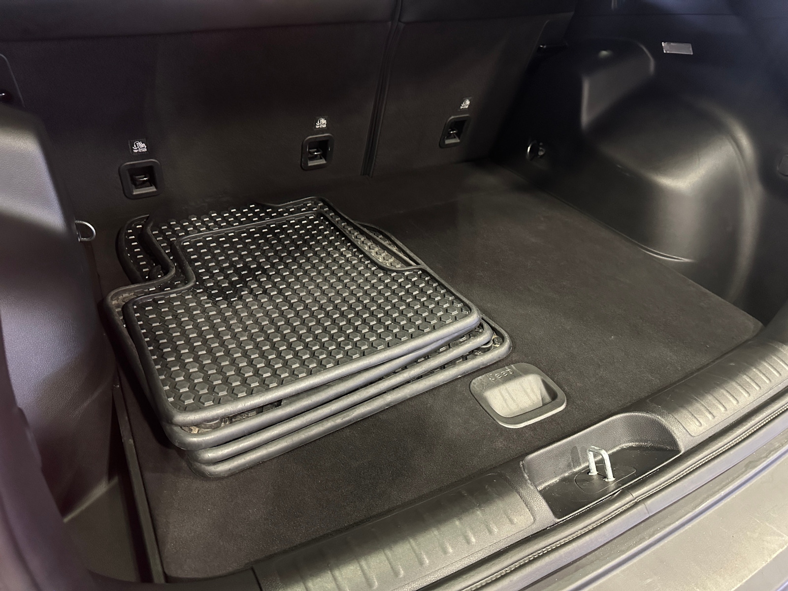 Thumbnail: 2022 Jeep Cherokee - 7