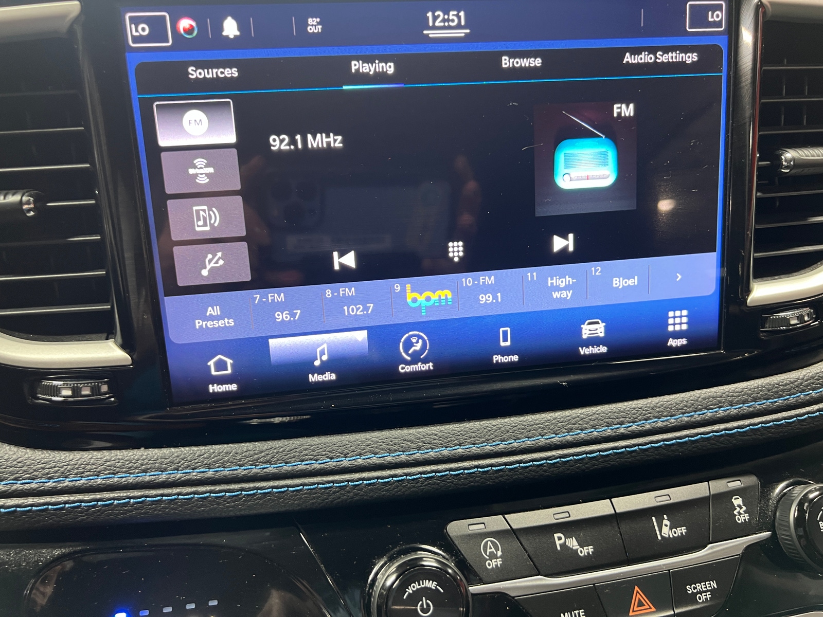 Thumbnail: 2021 Chrysler Pacifica - 4