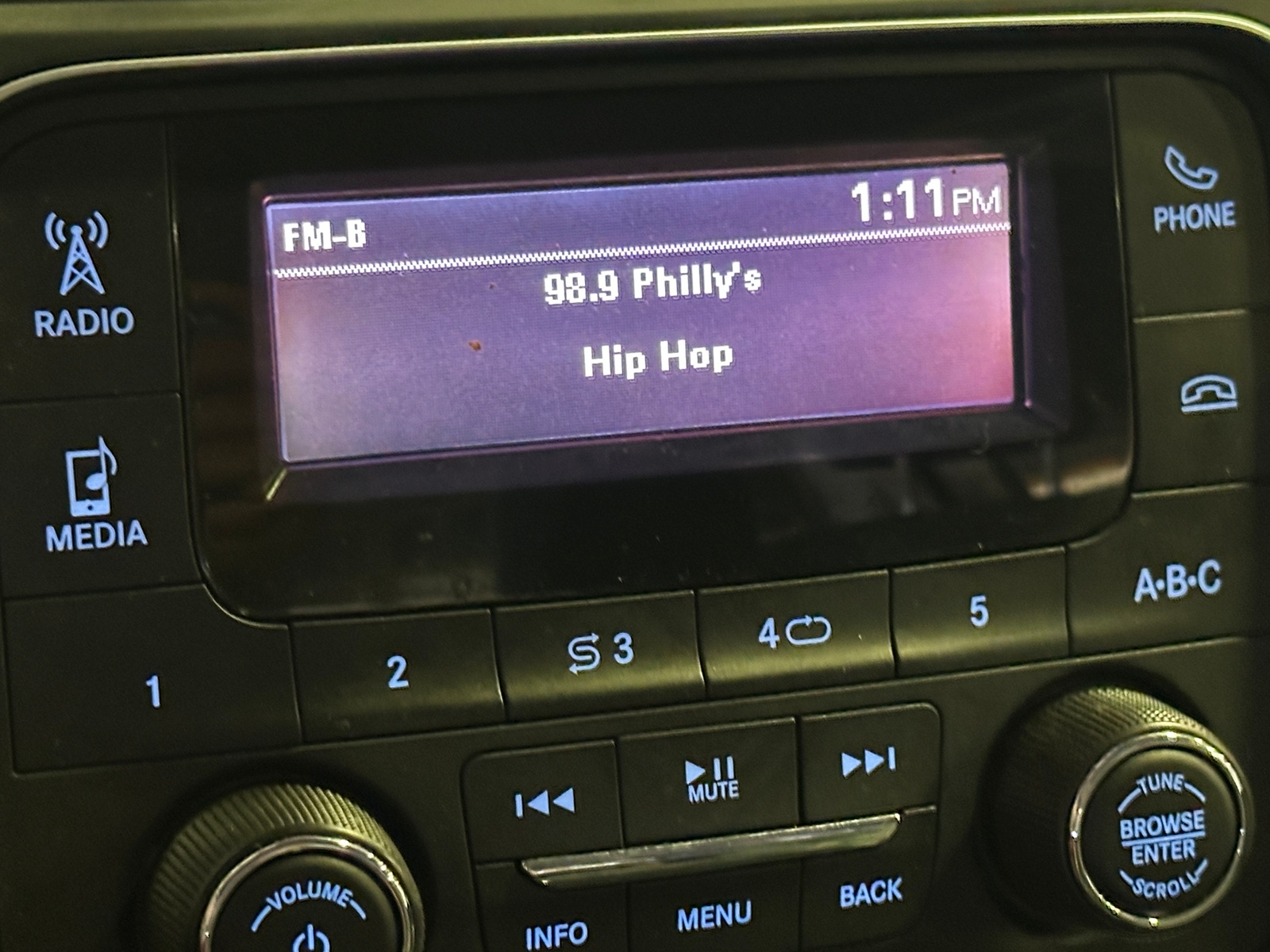 Thumbnail: 2019 RAM 1500 Classic - 4