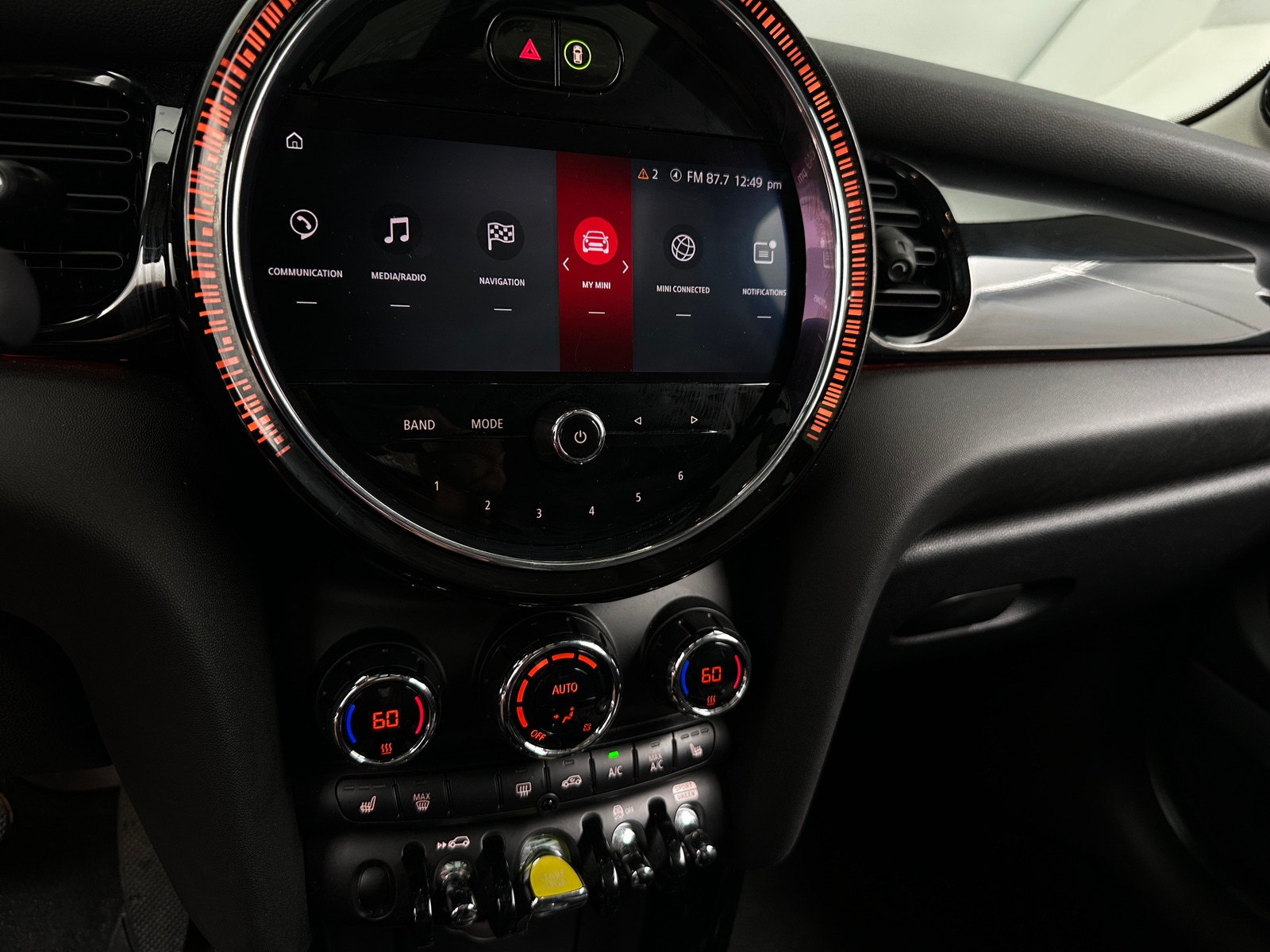 Thumbnail: 2022 MINI Cooper Hardtop - 3