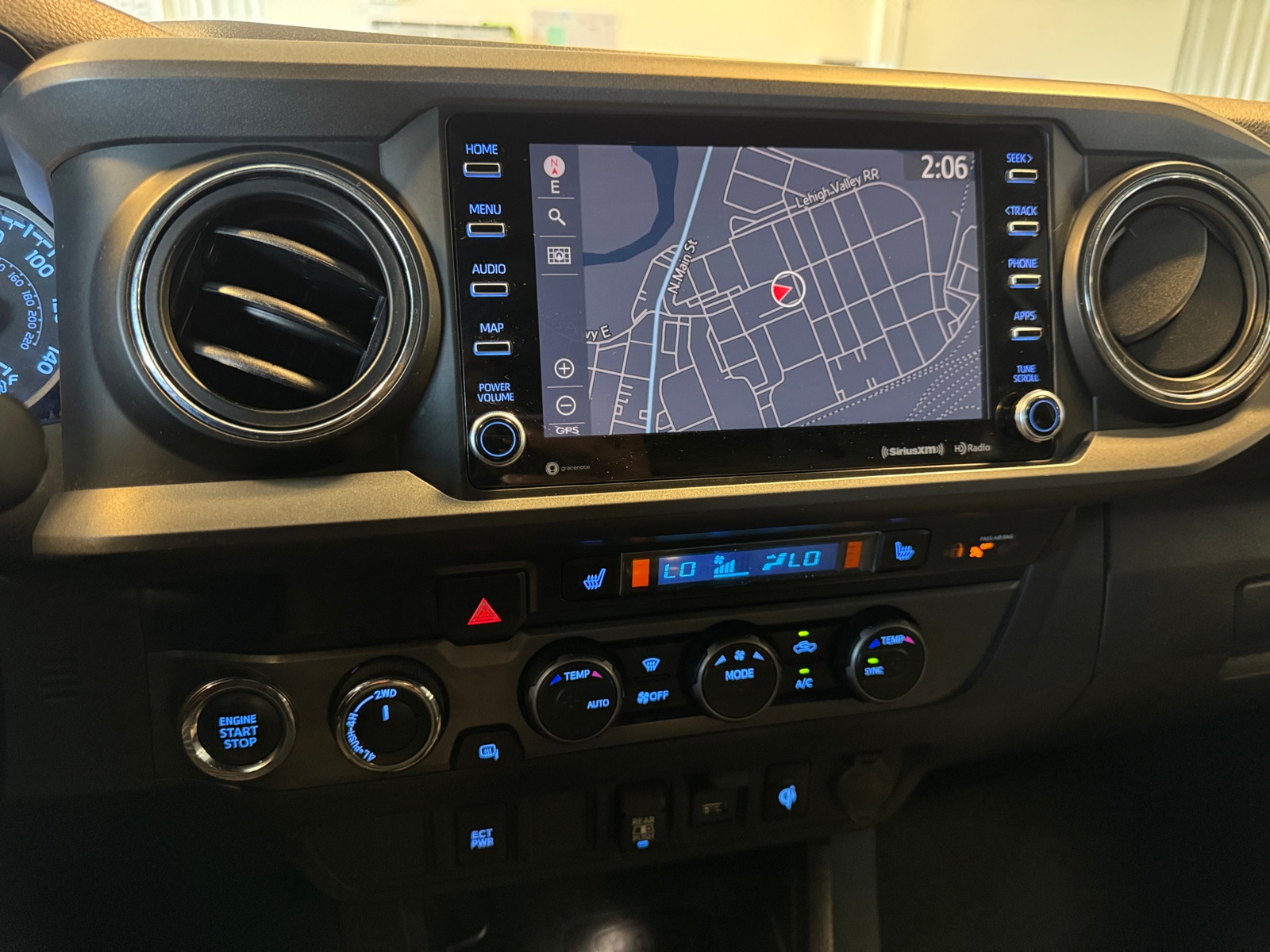 Thumbnail: 2020 Toyota Tacoma - 4