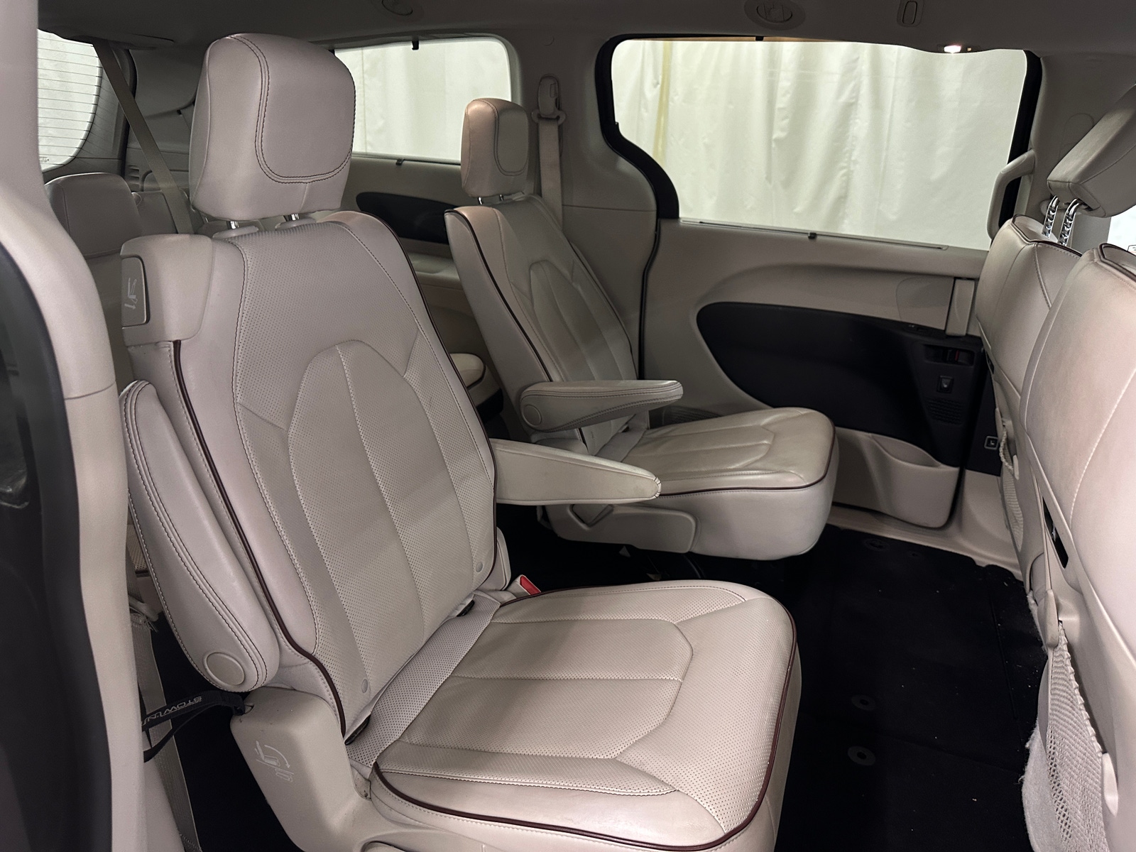 Thumbnail: 2017 Chrysler Pacifica - 5