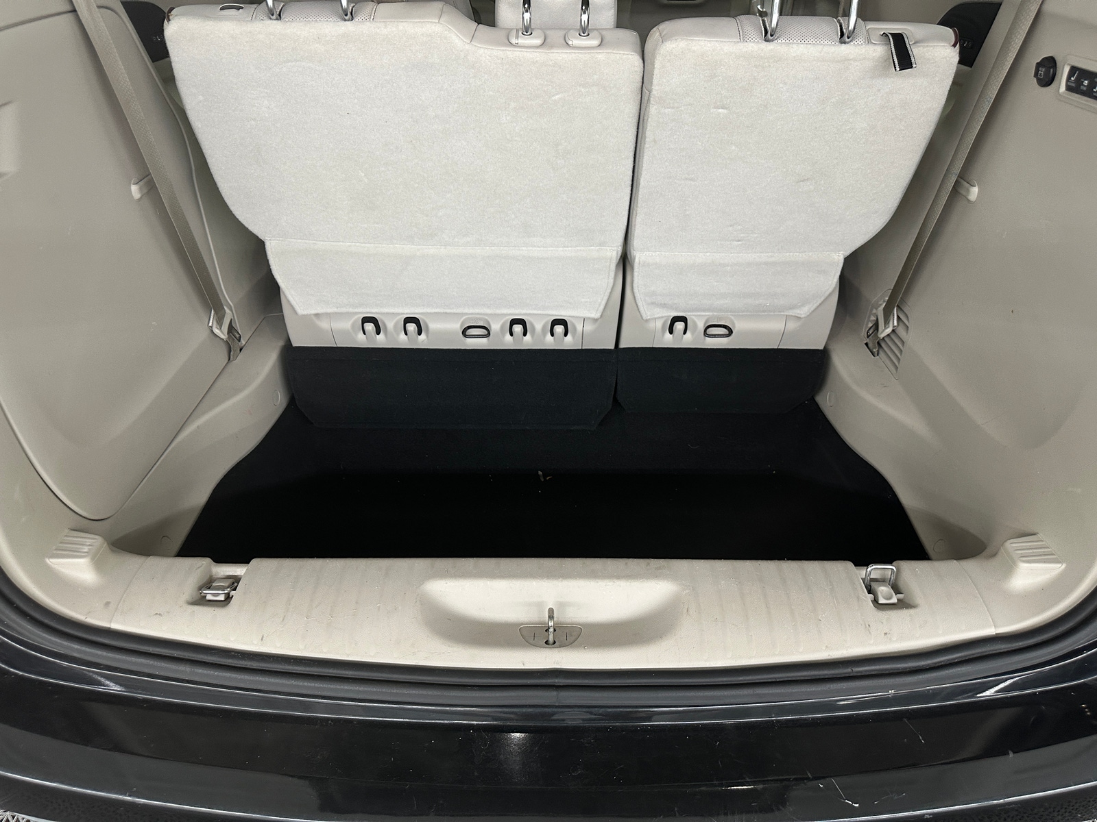 Thumbnail: 2017 Chrysler Pacifica - 6