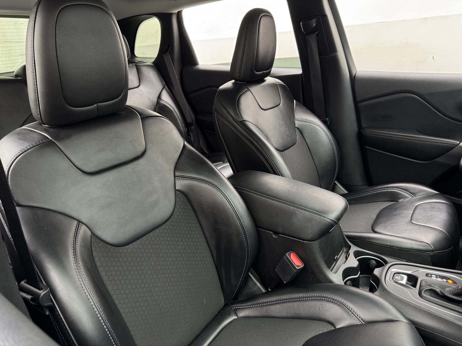 Thumbnail: 2019 Jeep Cherokee - 2