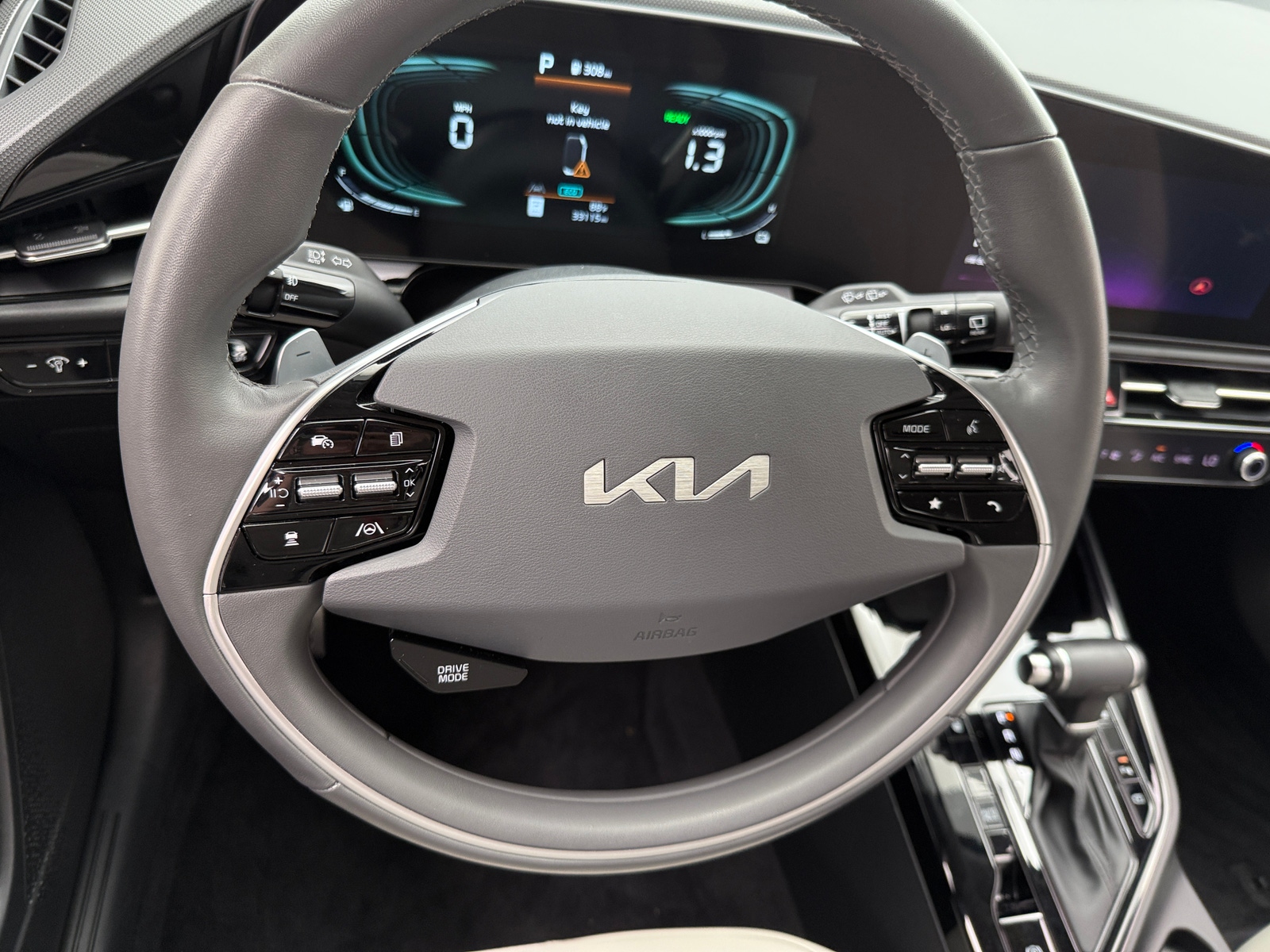 Thumbnail: 2023 Kia Niro - 5
