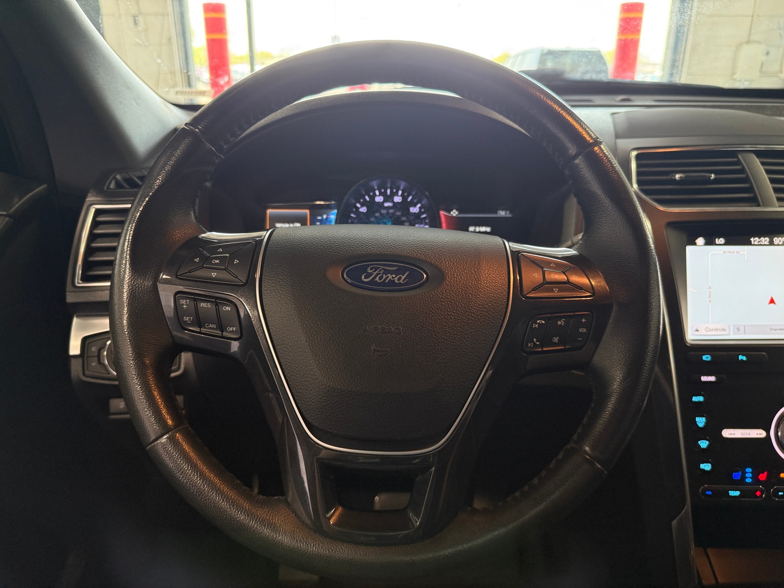 Thumbnail: 2019 Ford Explorer - 4