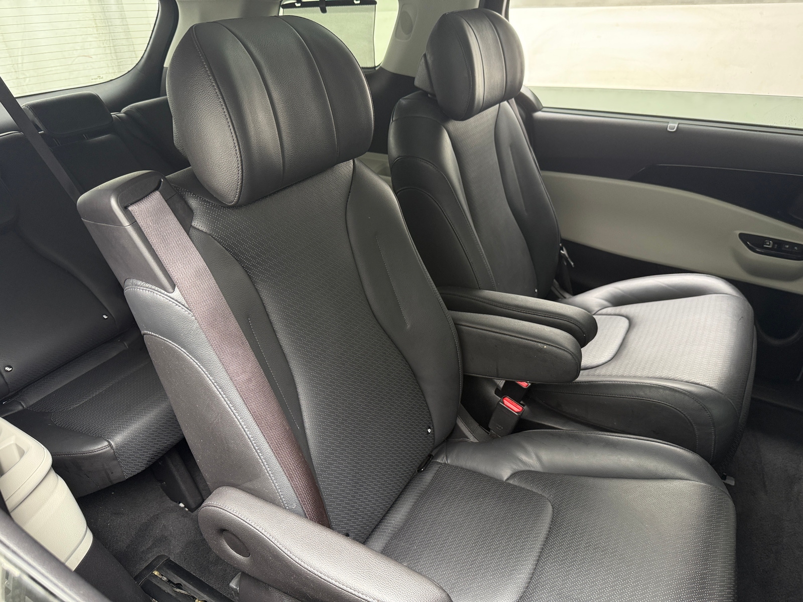 Thumbnail: 2022 Kia Carnival - 5