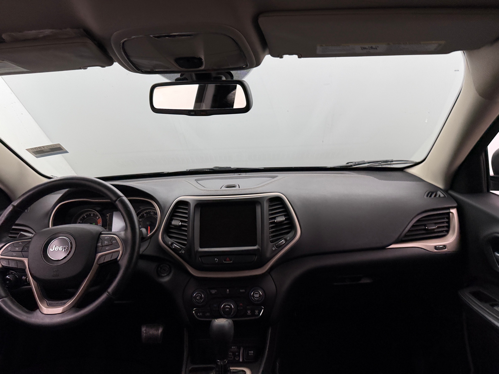 Thumbnail: 2017 Jeep Cherokee - 3