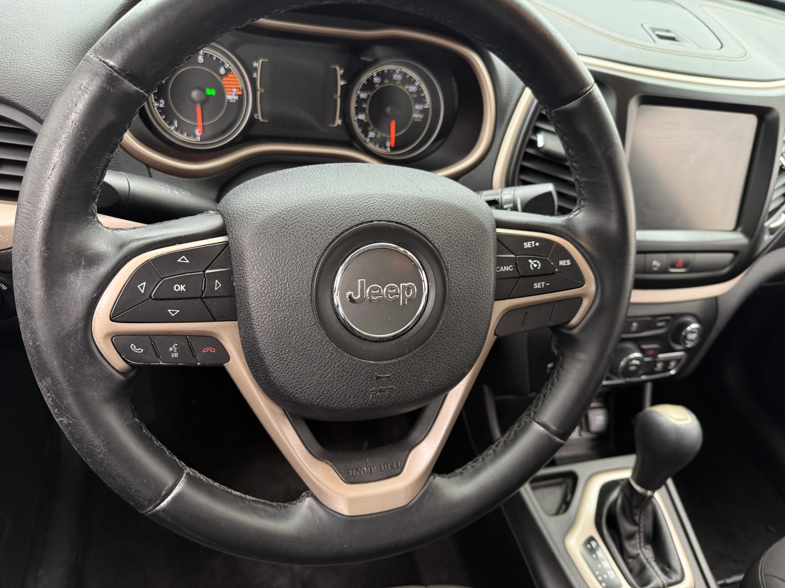 Thumbnail: 2017 Jeep Cherokee - 5