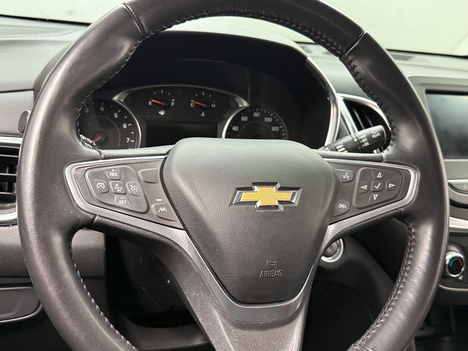 Thumbnail: 2022 Chevrolet Equinox - 5