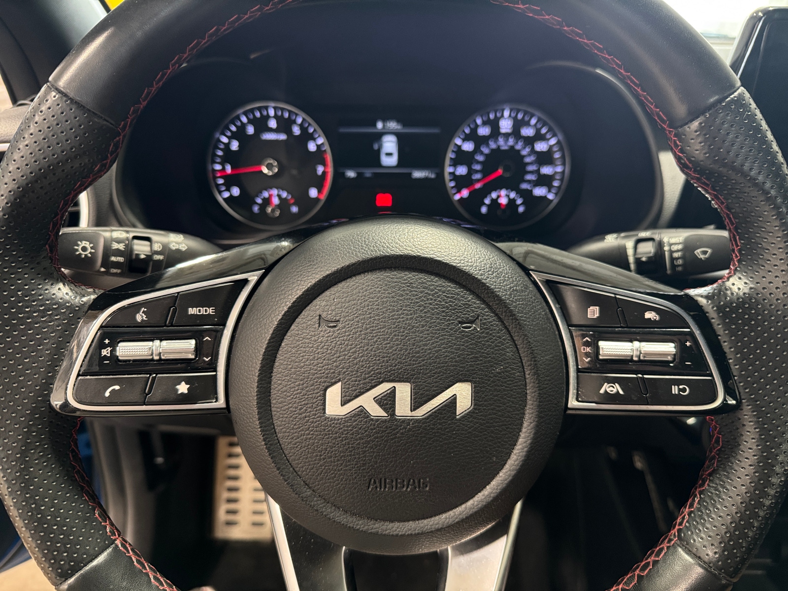 Thumbnail: 2023 Kia Forte - 4