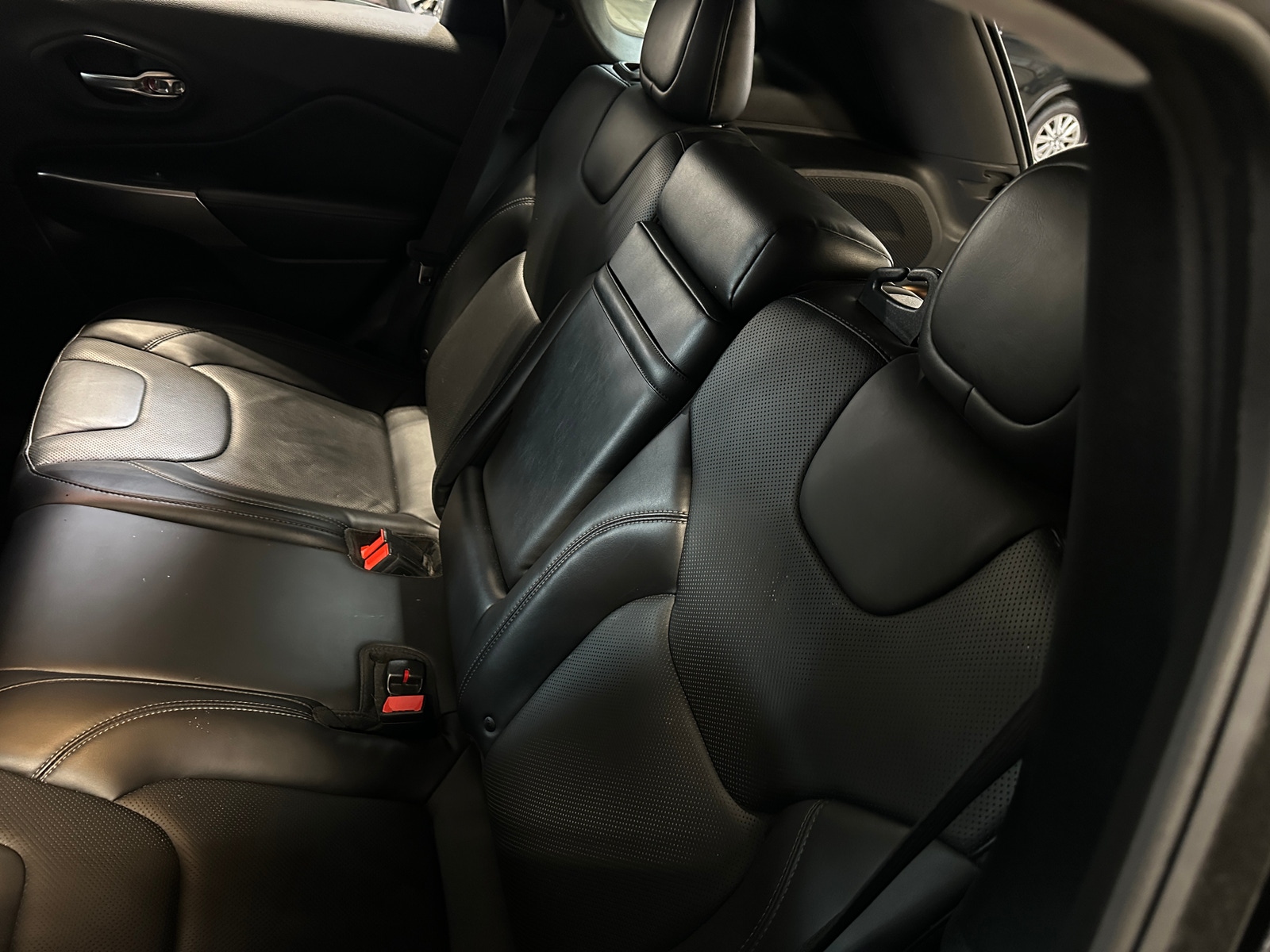 Thumbnail: 2019 Jeep Cherokee - 6