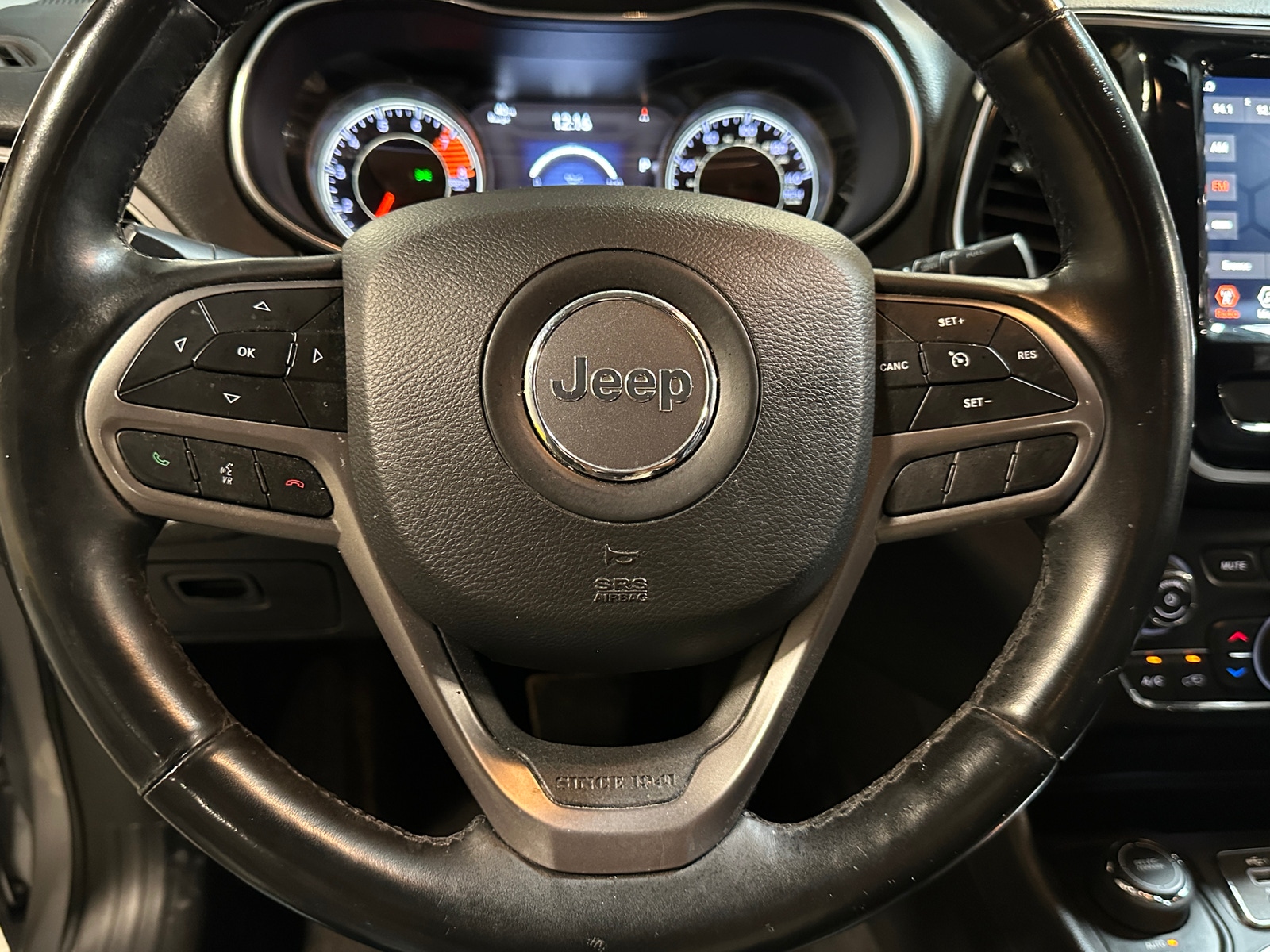 Thumbnail: 2019 Jeep Cherokee - 5